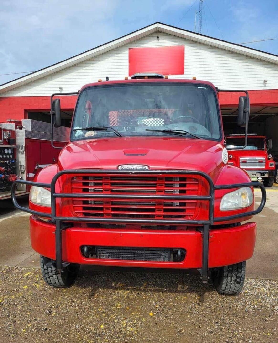 2007 Freightliner M2 6x6 AWD Tanker - image 2