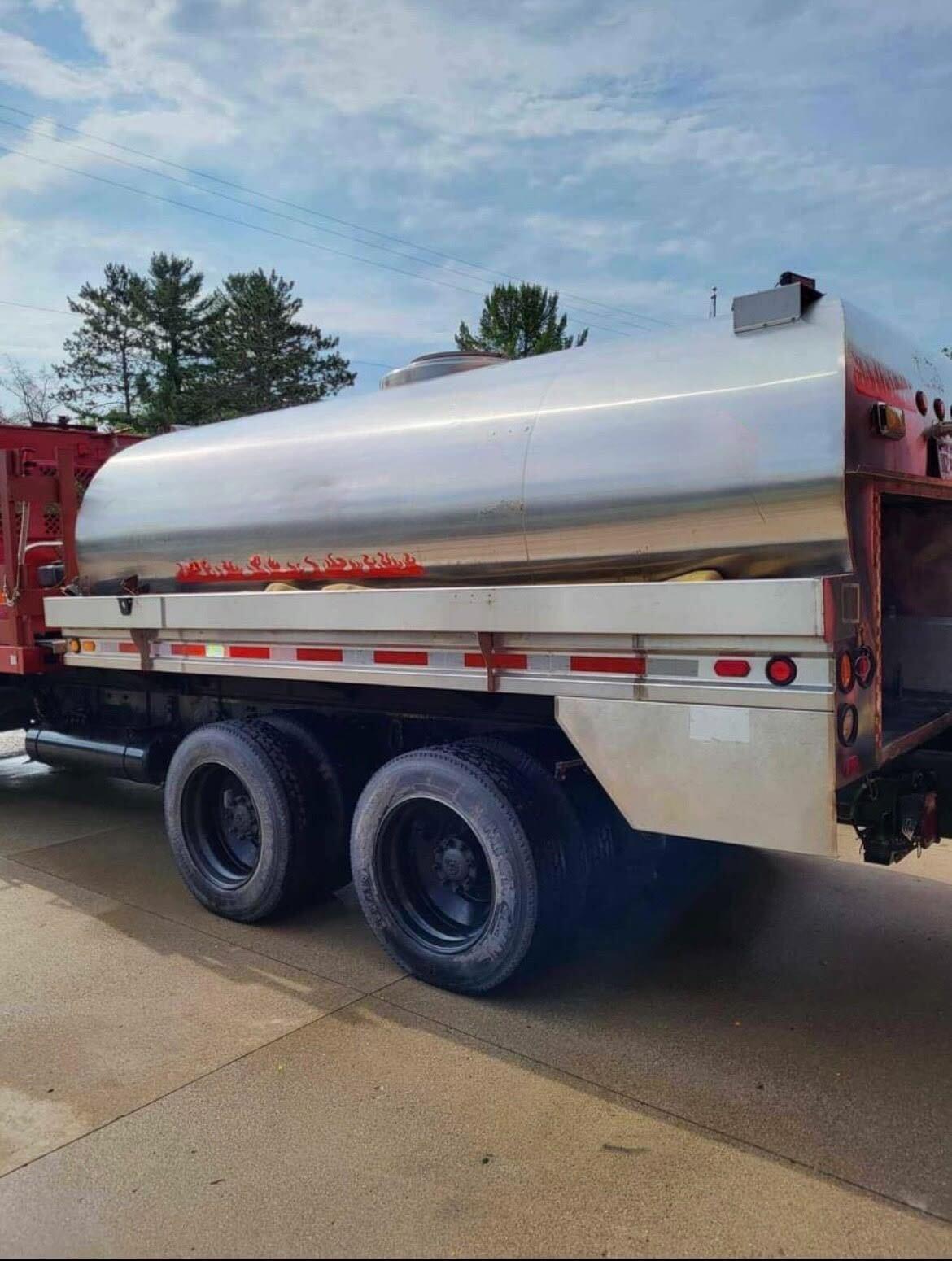2007 Freightliner M2 6x6 AWD Tanker - image 3