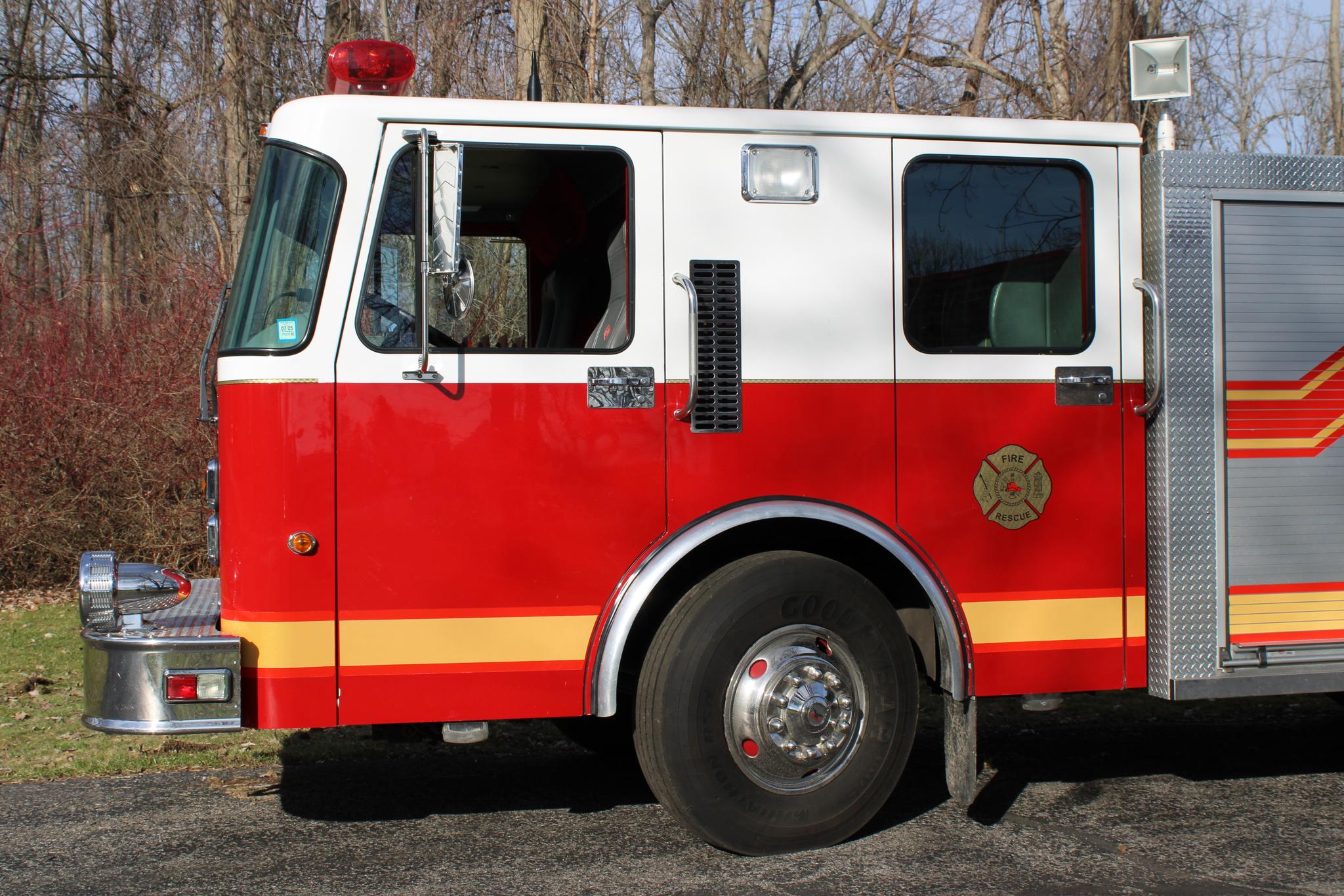 1997 Spartan Saulsbury Pumper - image 2