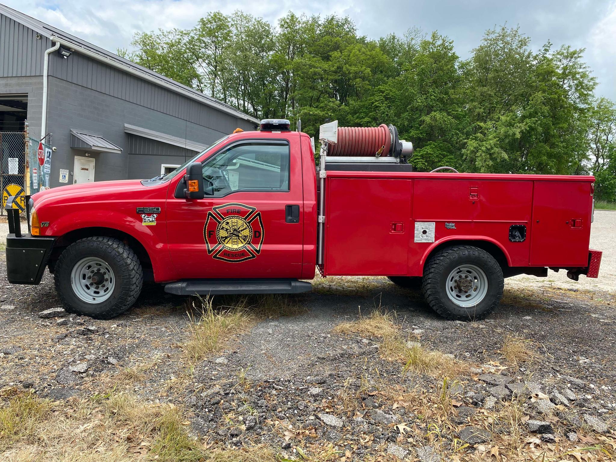 1999 Ford F350 2WD Fire Unit - image 4