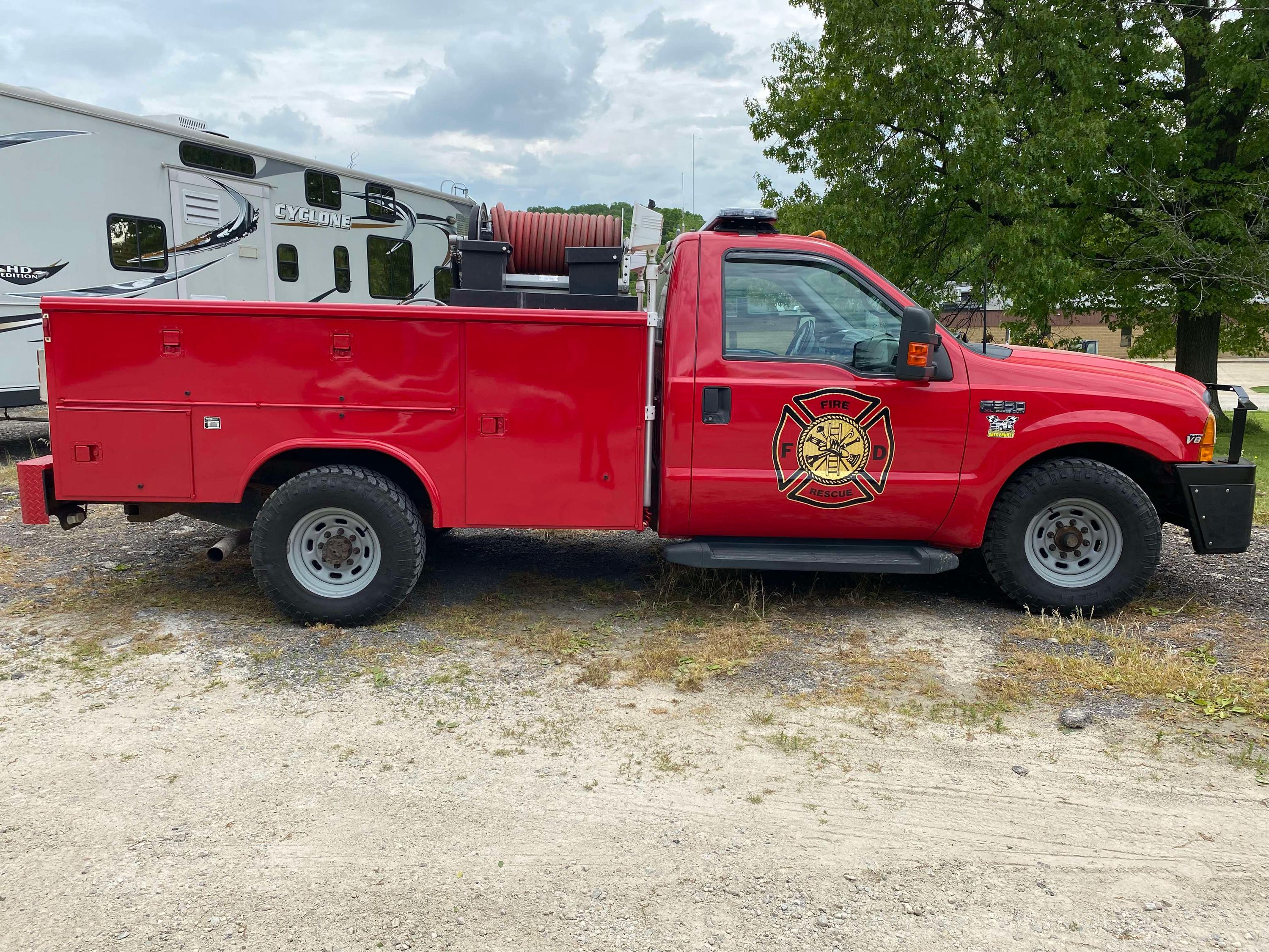 1999 Ford F350 2WD Fire Unit - image 8