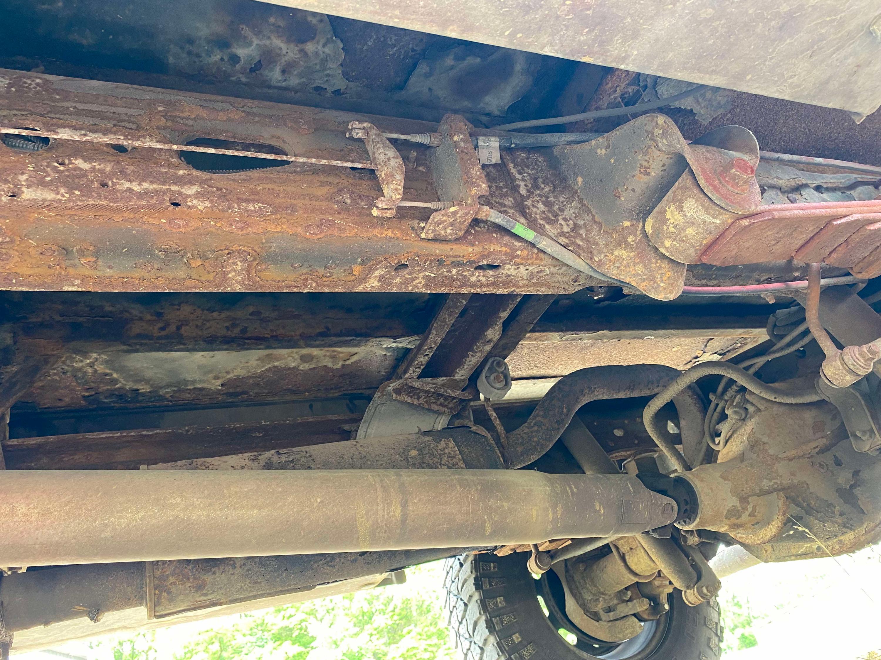 1999 Ford F350 2WD Fire Unit - image 23