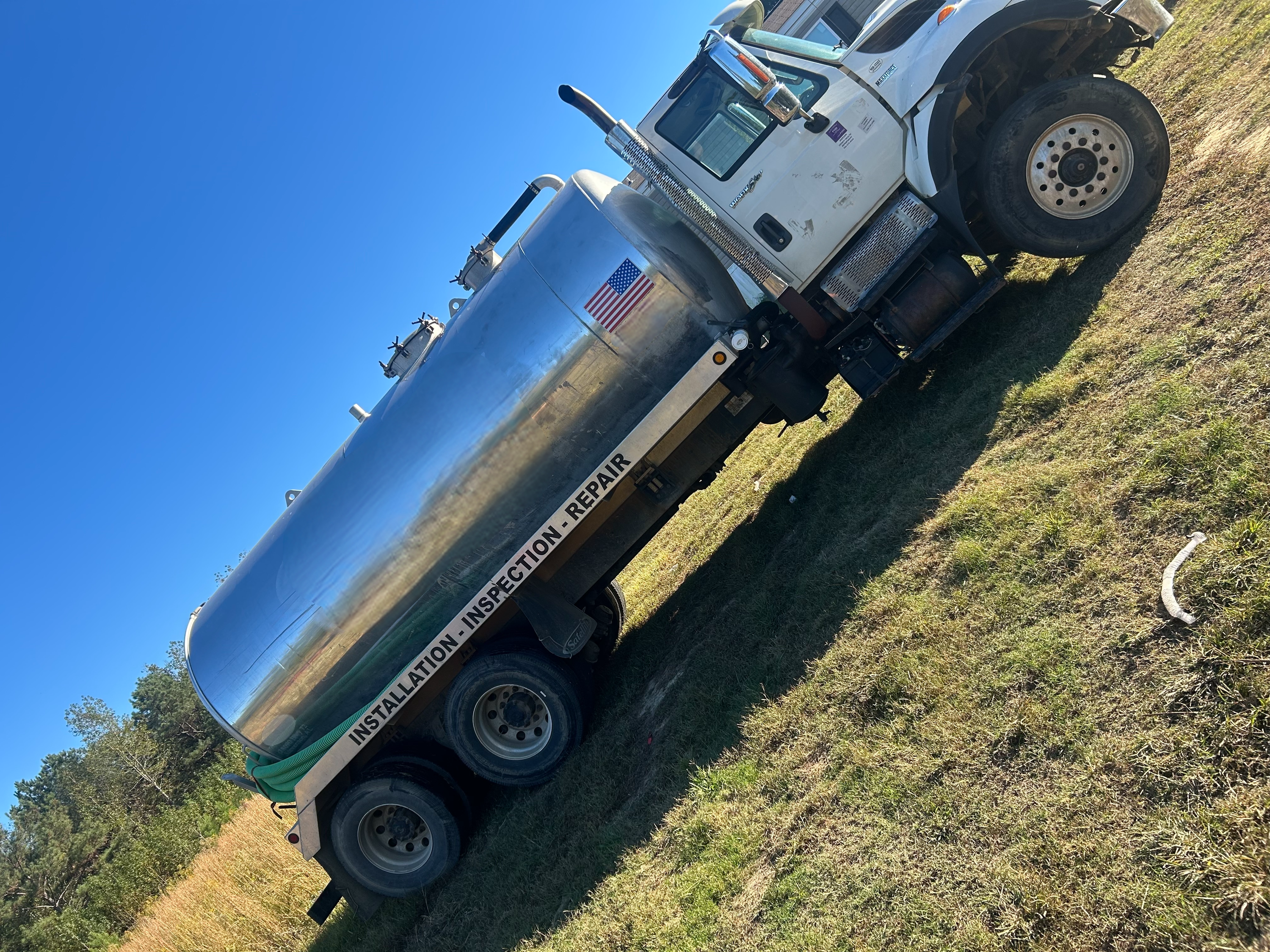 2012 International 7500 Workstar Septic - image 5