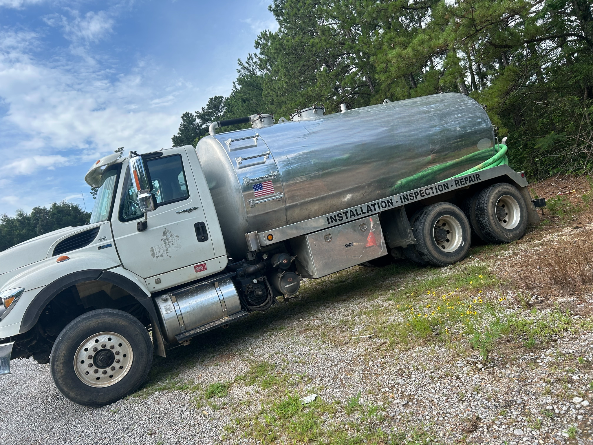 2012 International 7500 Workstar Septic - image 1