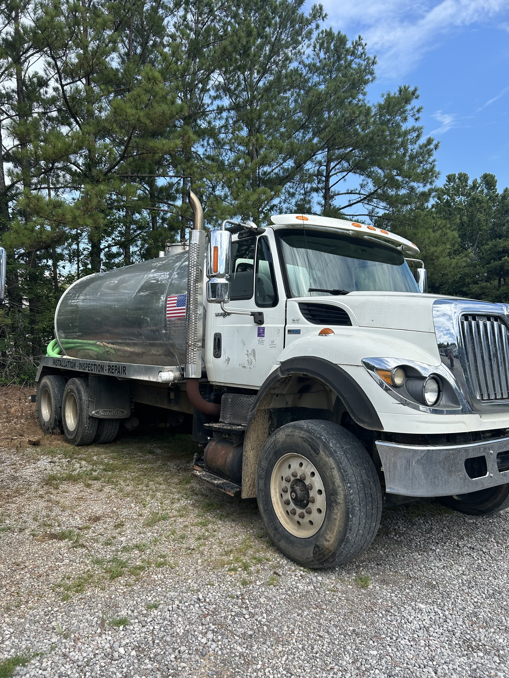 2012 International 7500 Workstar Septic - image 2