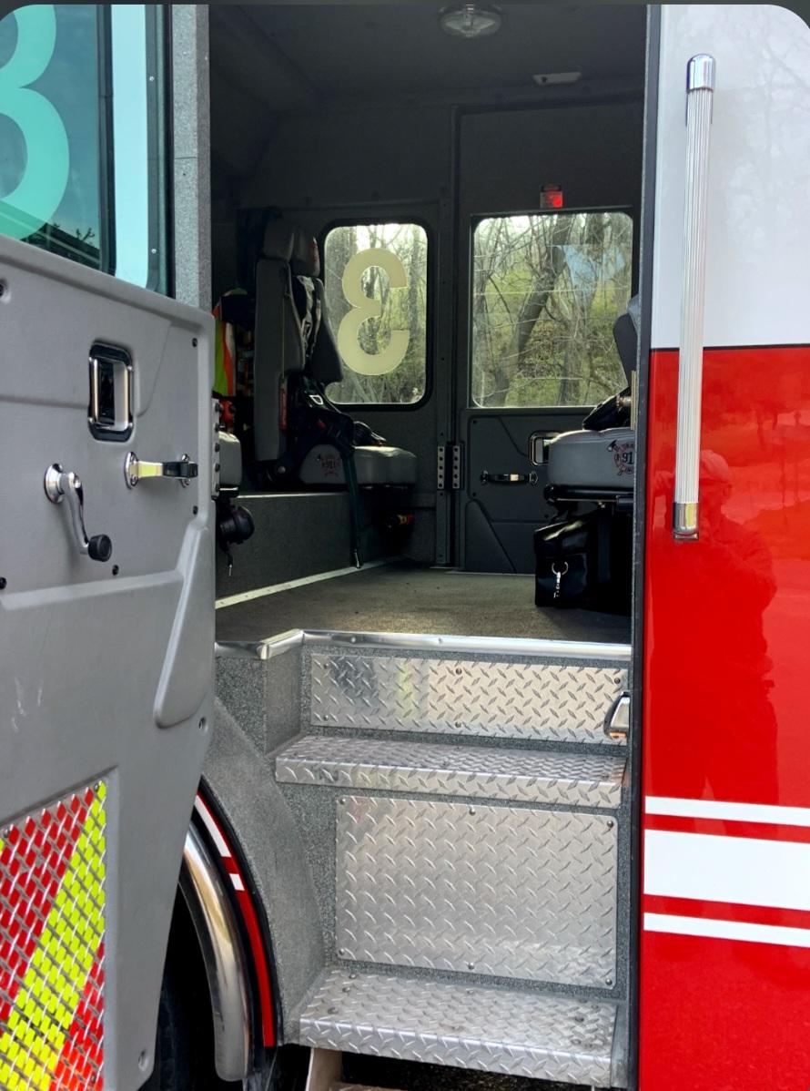 2004 Central States HME Pumper - image 8