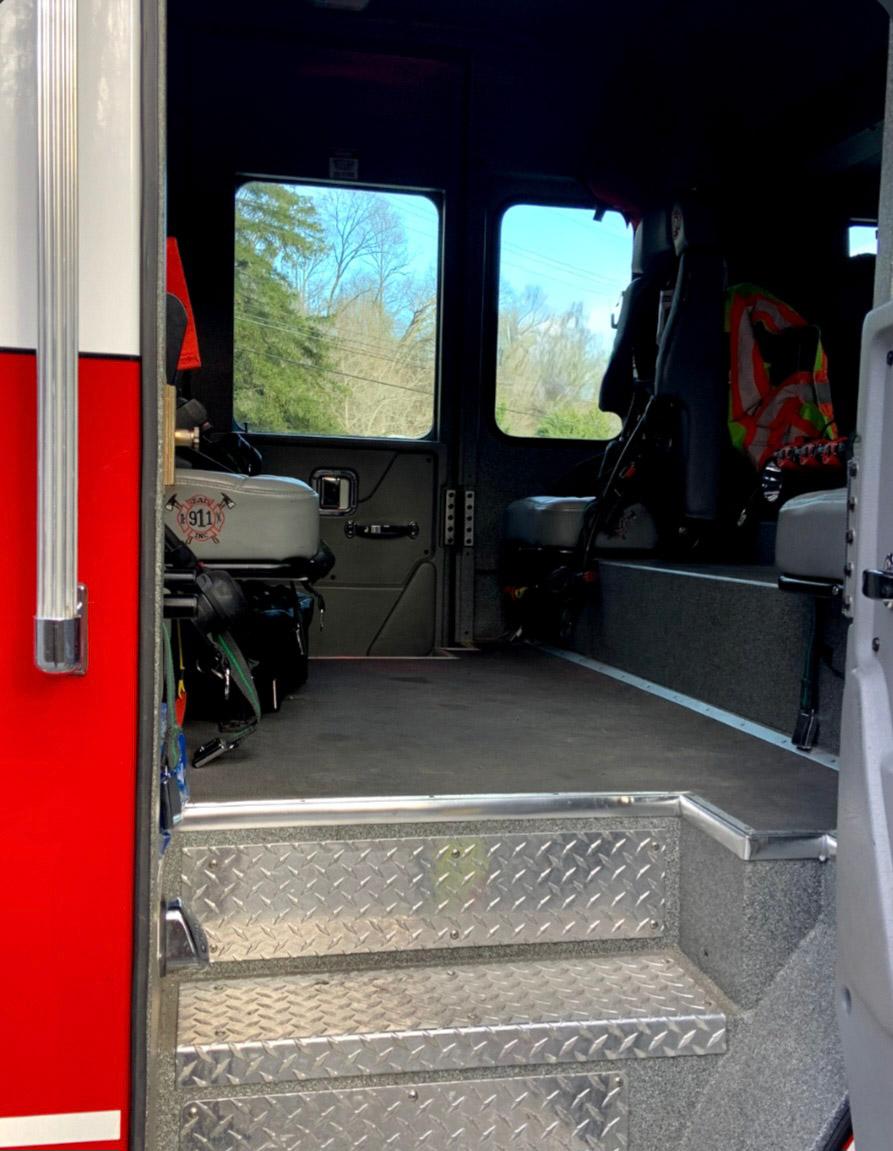 2004 Central States HME Pumper - image 10