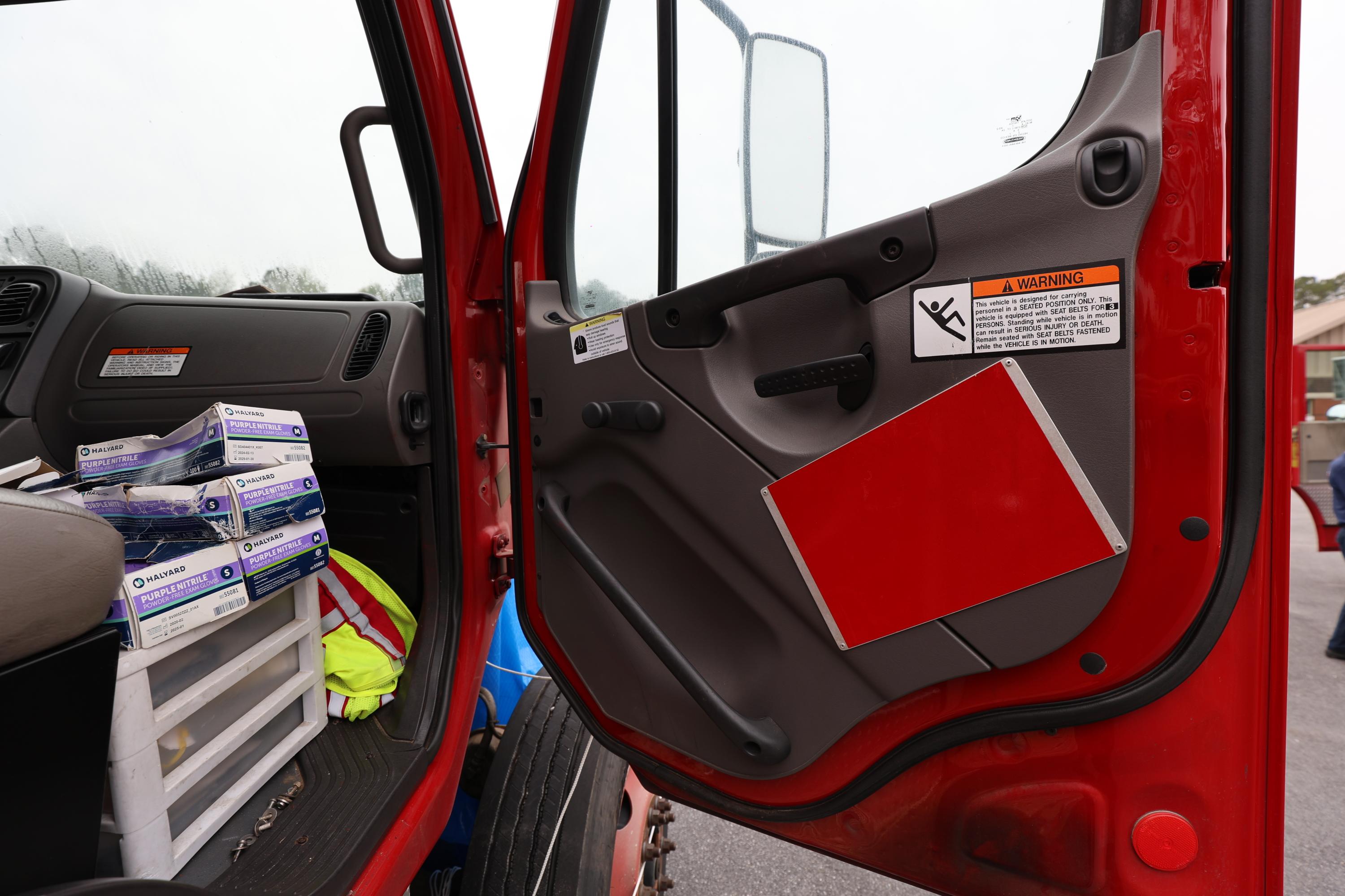 2005 E-One Freightliner Pumper - image 20