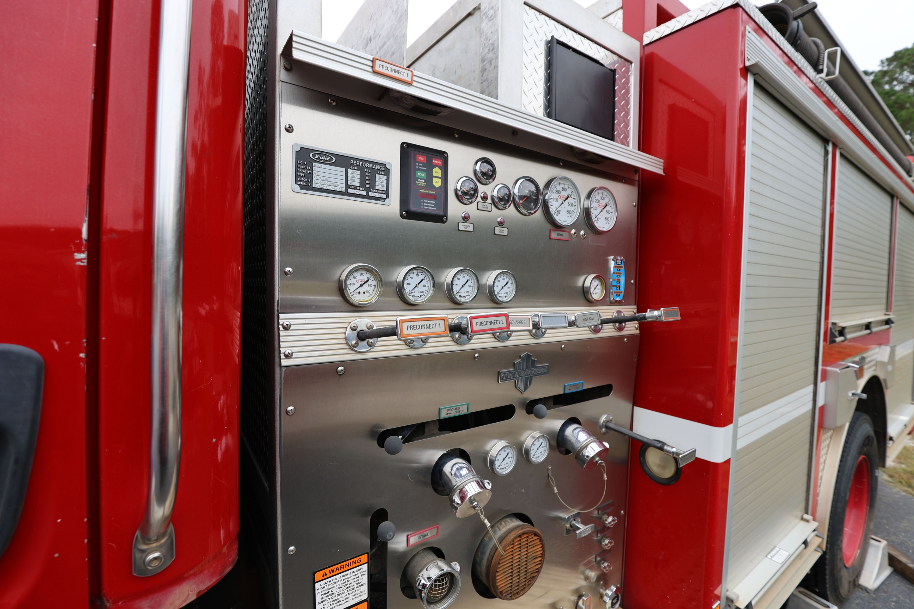 2005 E-One Freightliner Pumper - image 32
