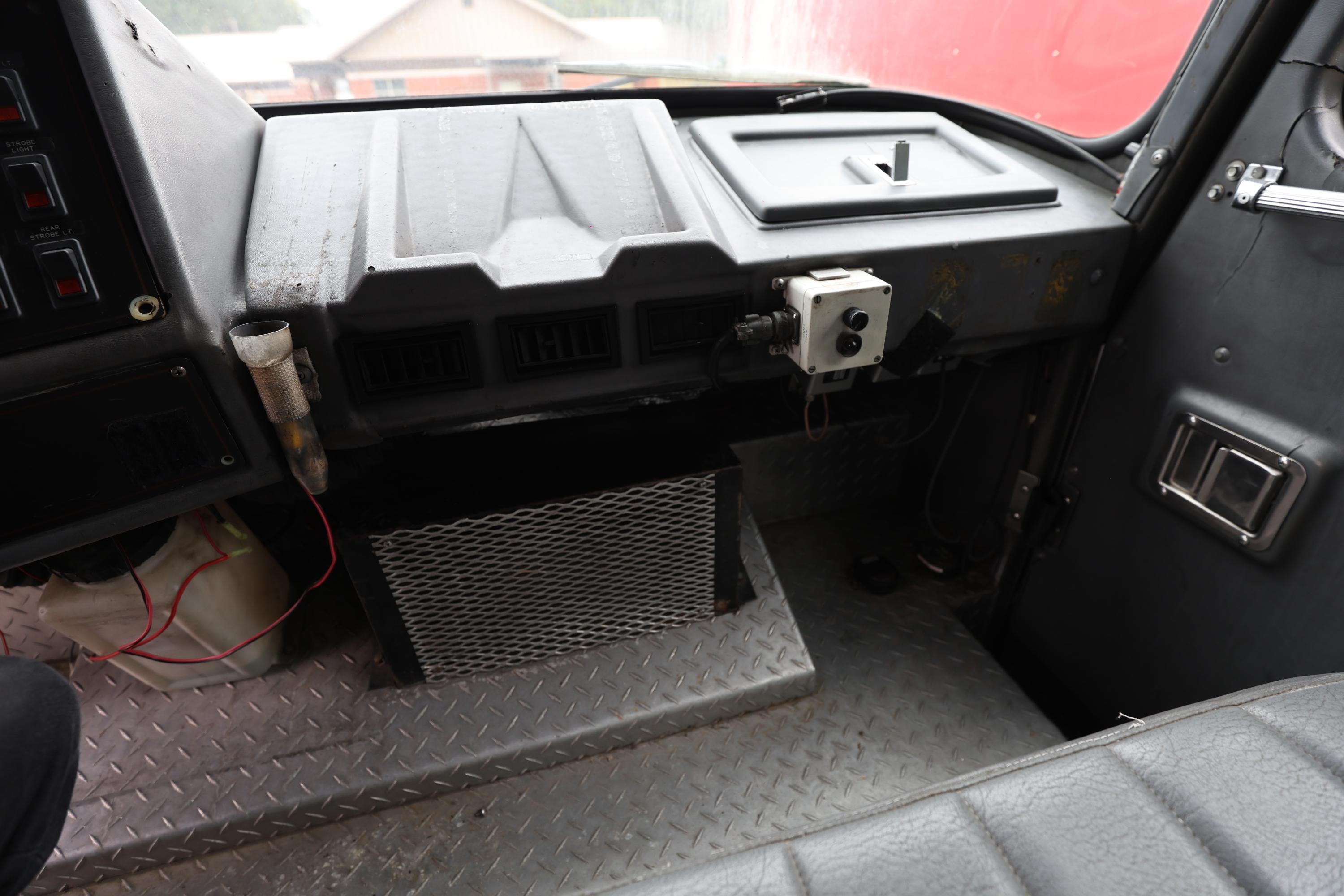 1991 E-One Cyclone Pumper - image 36