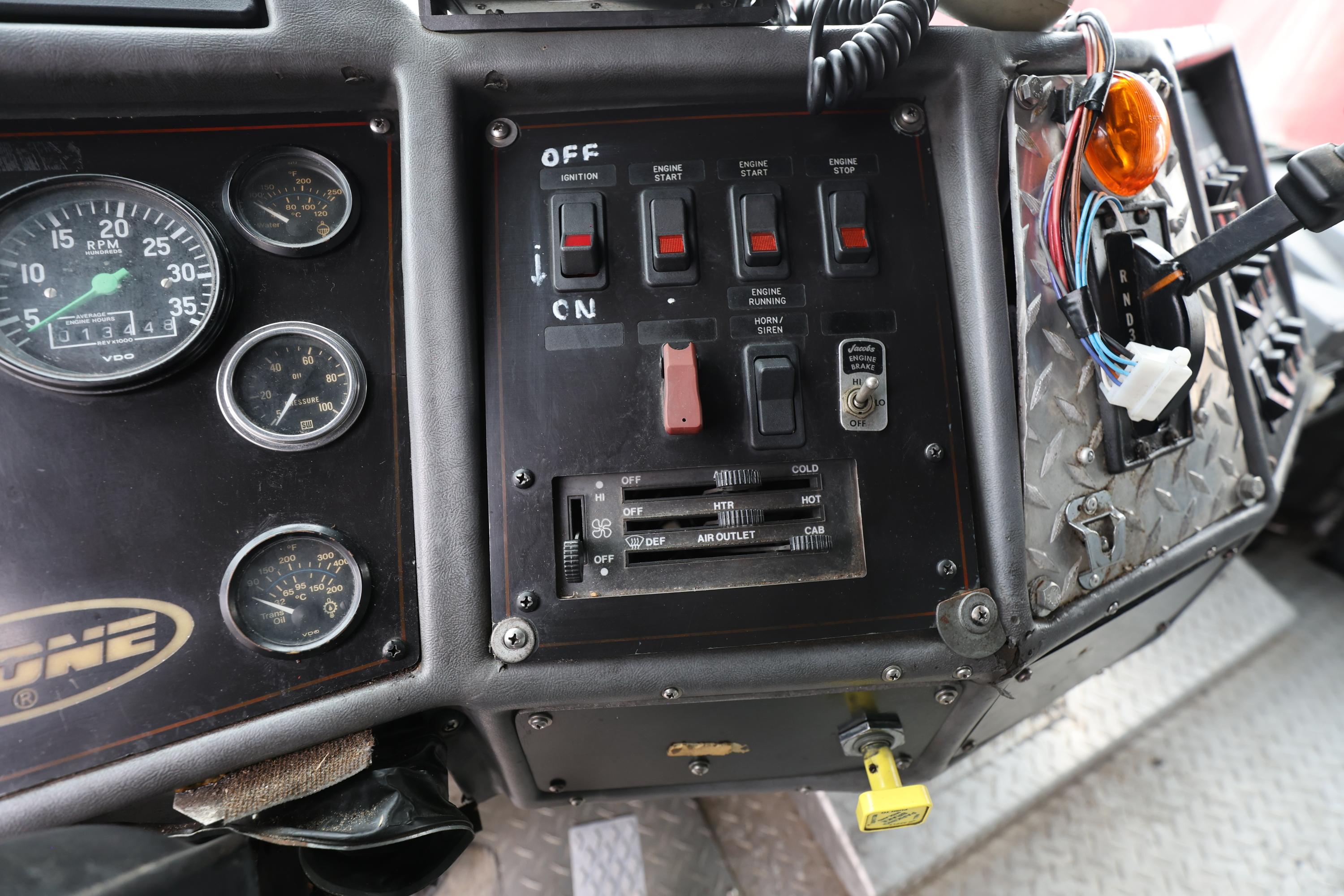 1991 E-One Cyclone Pumper - image 30