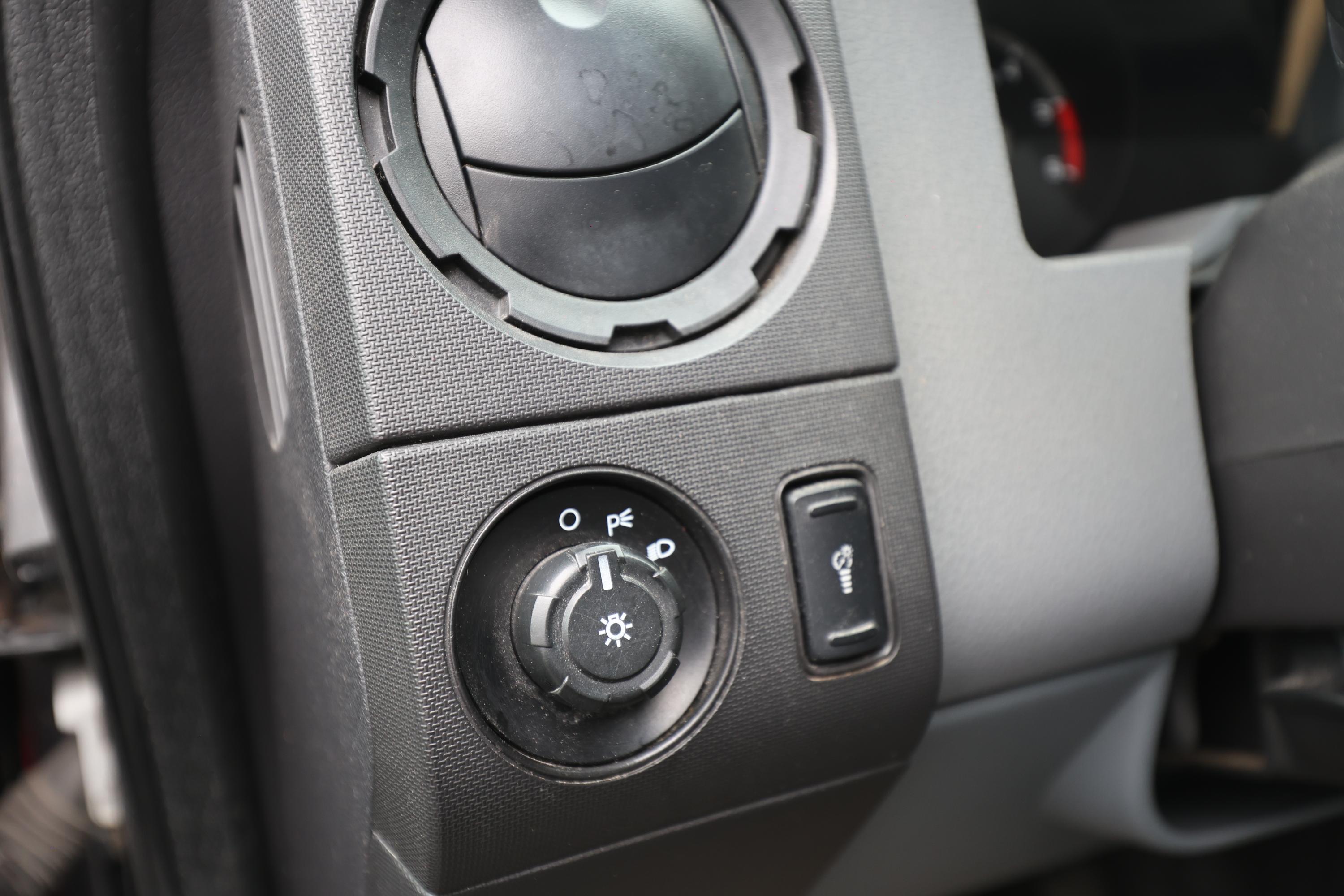 2015 E-One Ford 4x4 Light Rescue - image 12