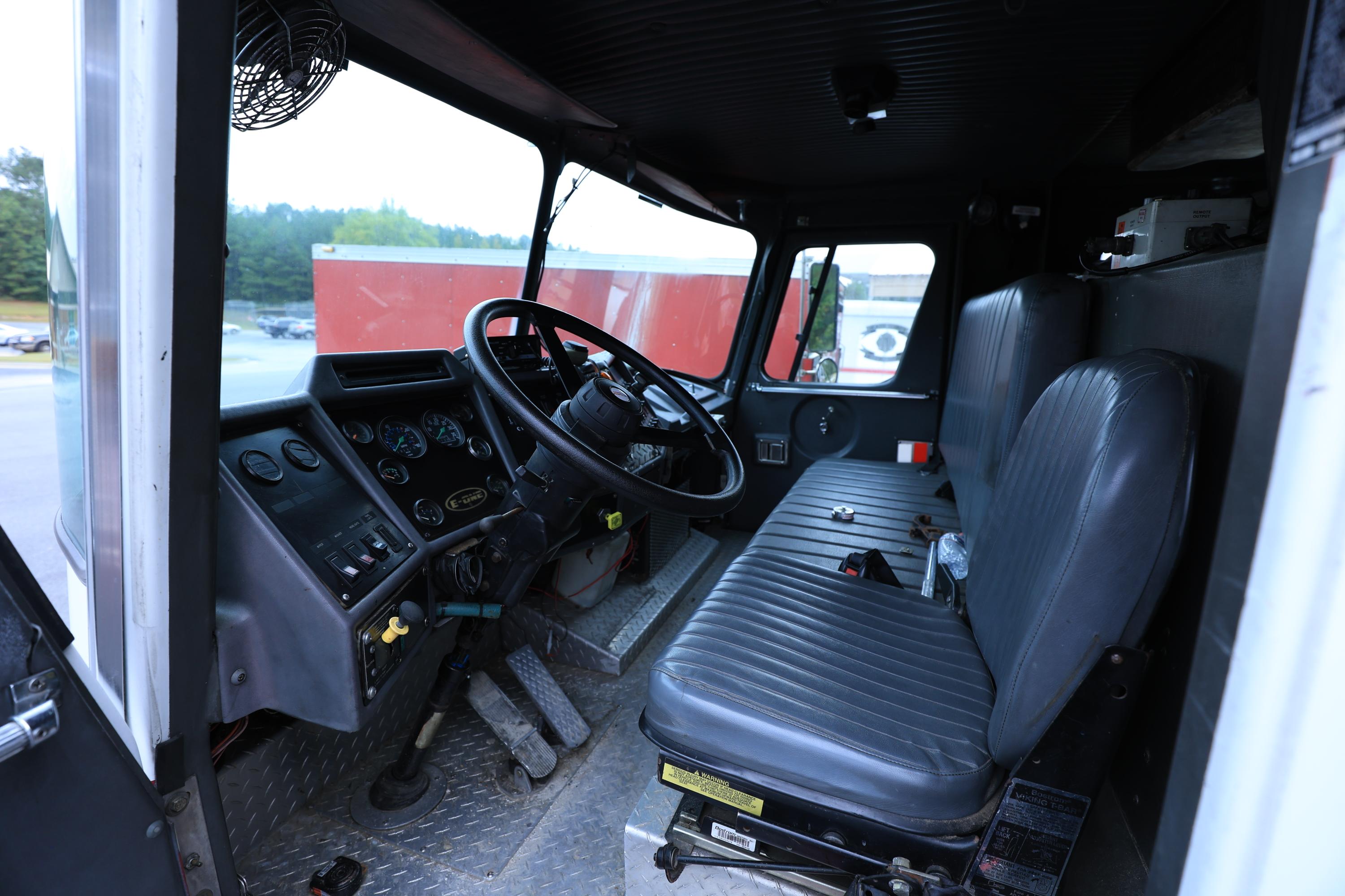 1991 E-One Cyclone Pumper - image 25