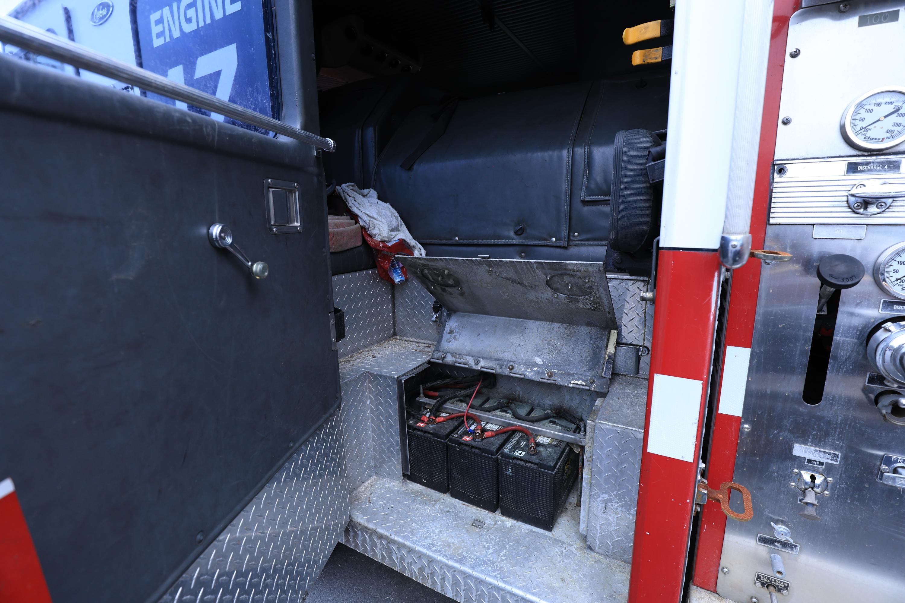 1991 E-One Cyclone Pumper - image 21