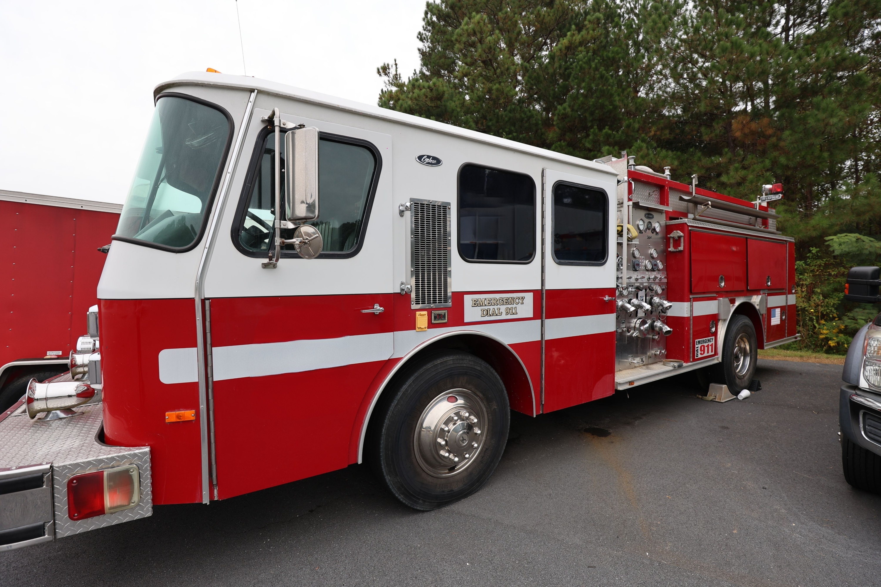1991 E-One Cyclone Pumper - image 1