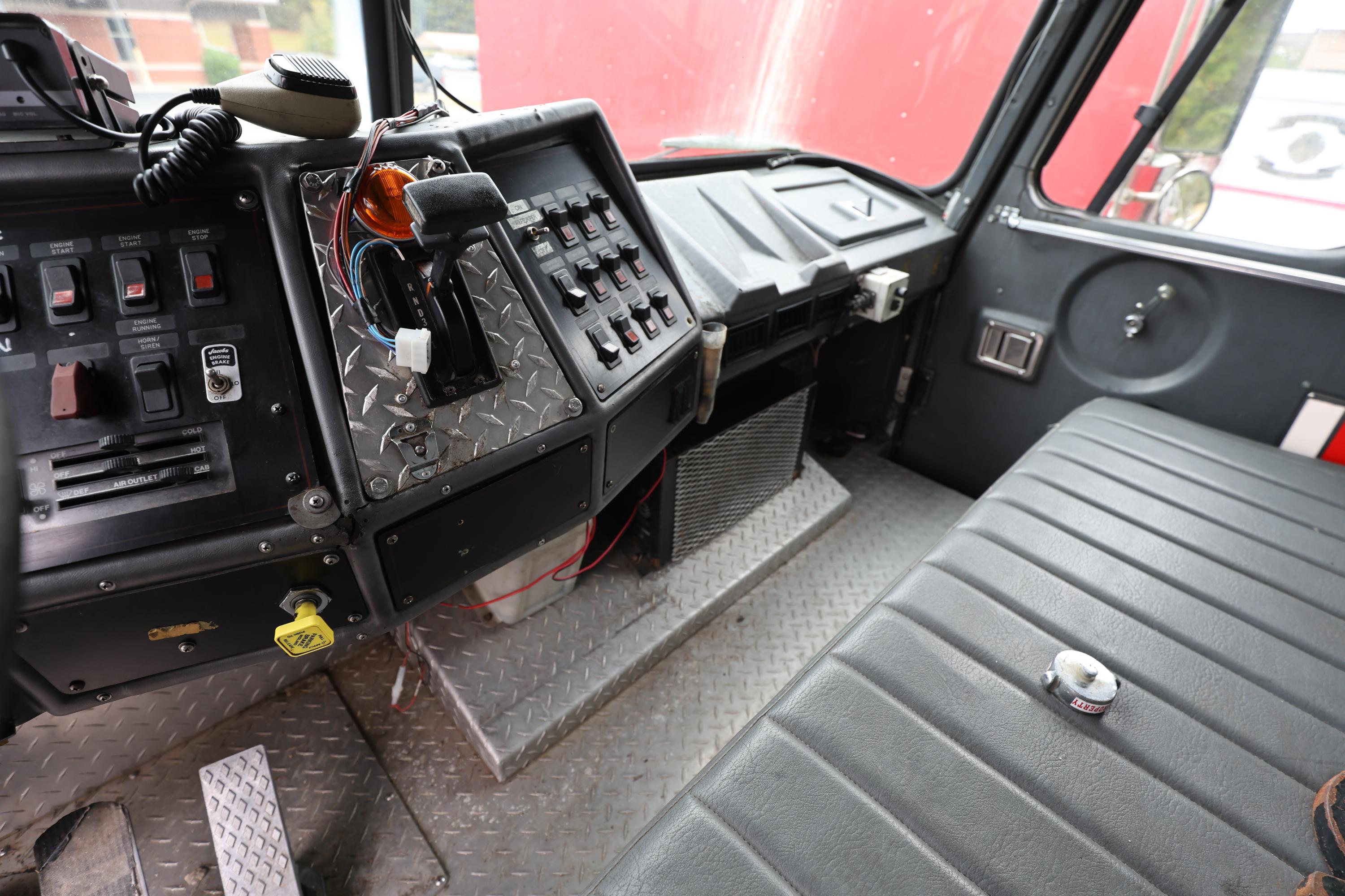 1991 E-One Cyclone Pumper - image 33