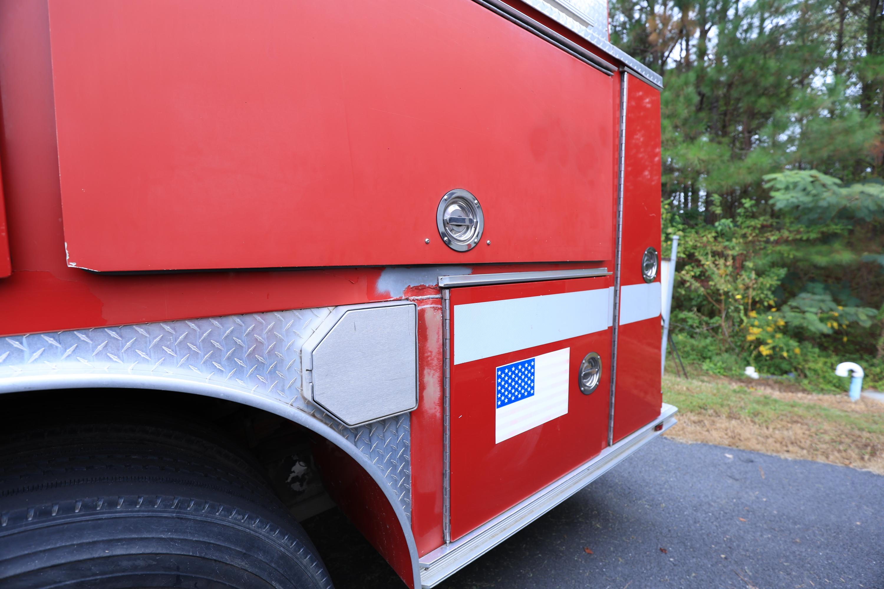 1991 E-One Cyclone Pumper - image 19