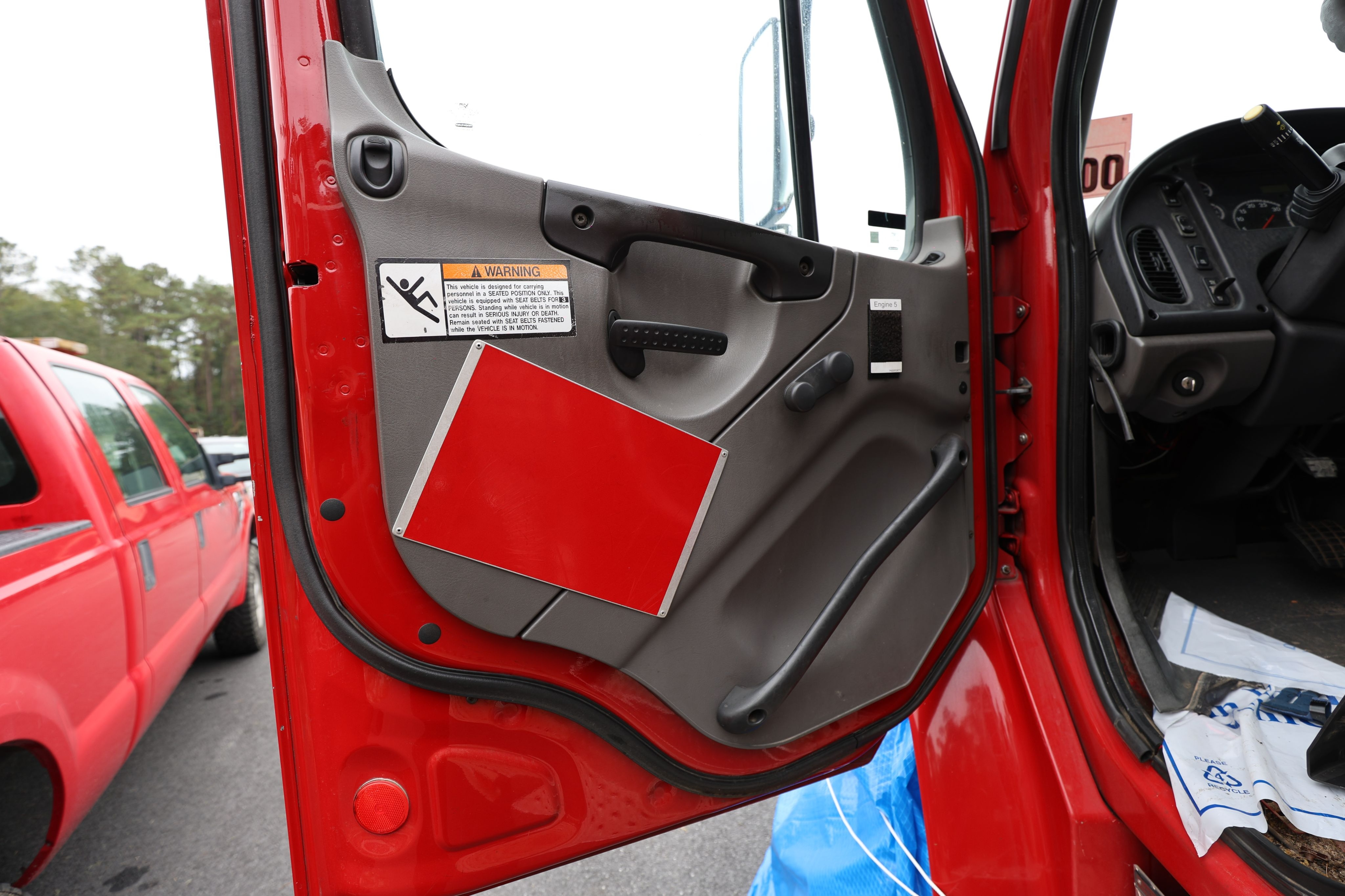 2005 E-One Freightliner Pumper - image 10