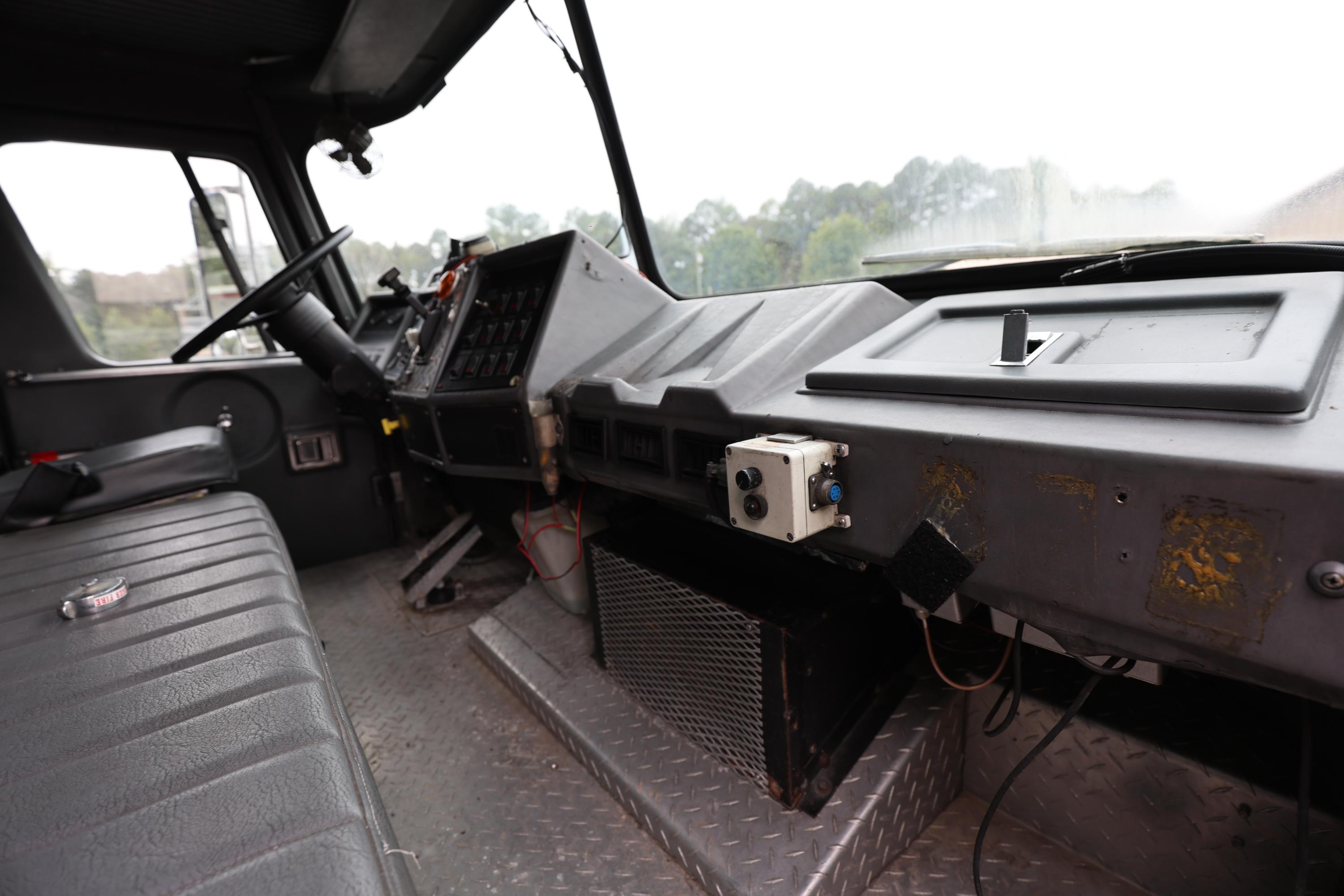1991 E-One Cyclone Pumper - image 38
