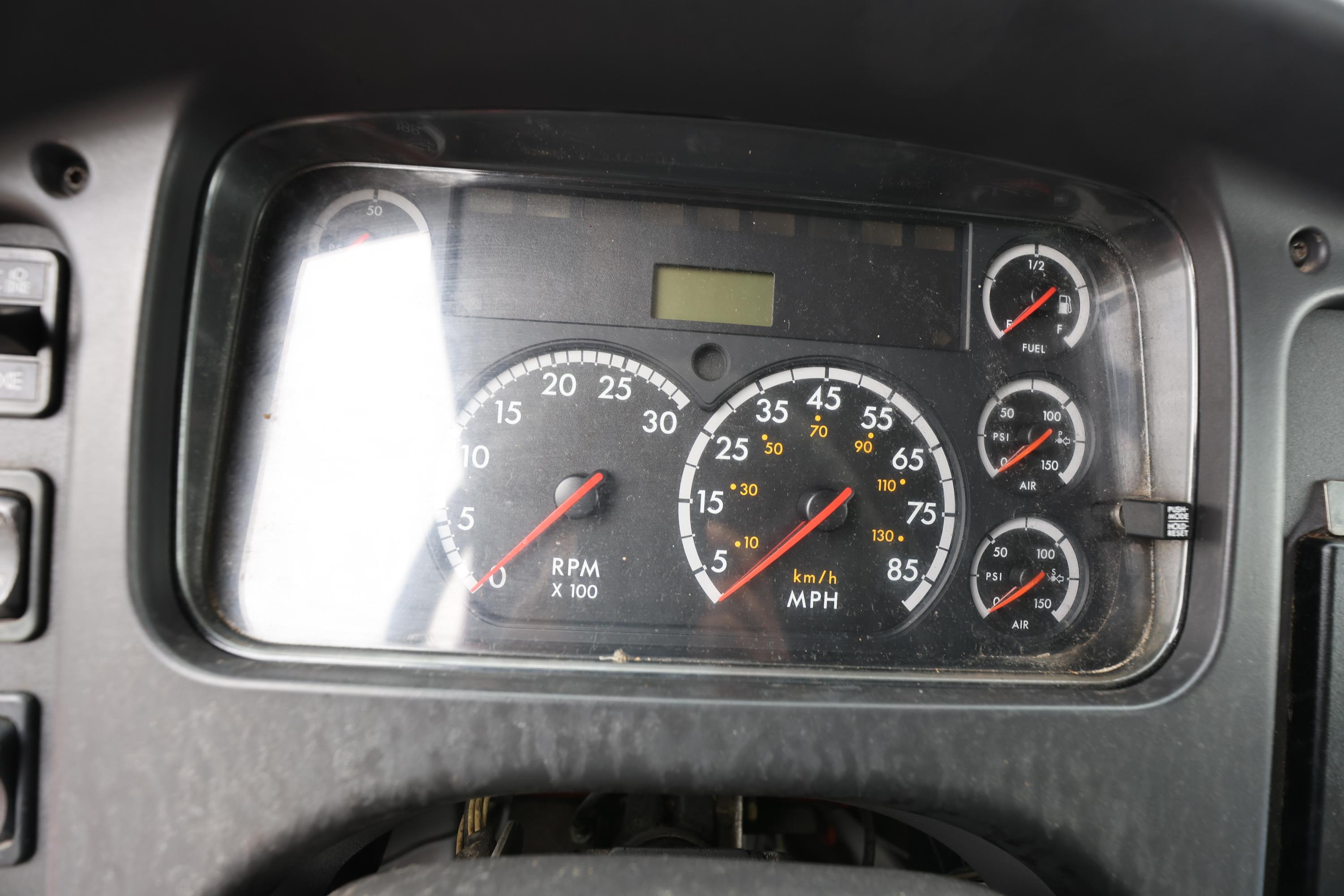 2005 E-One Freightliner Pumper - image 27