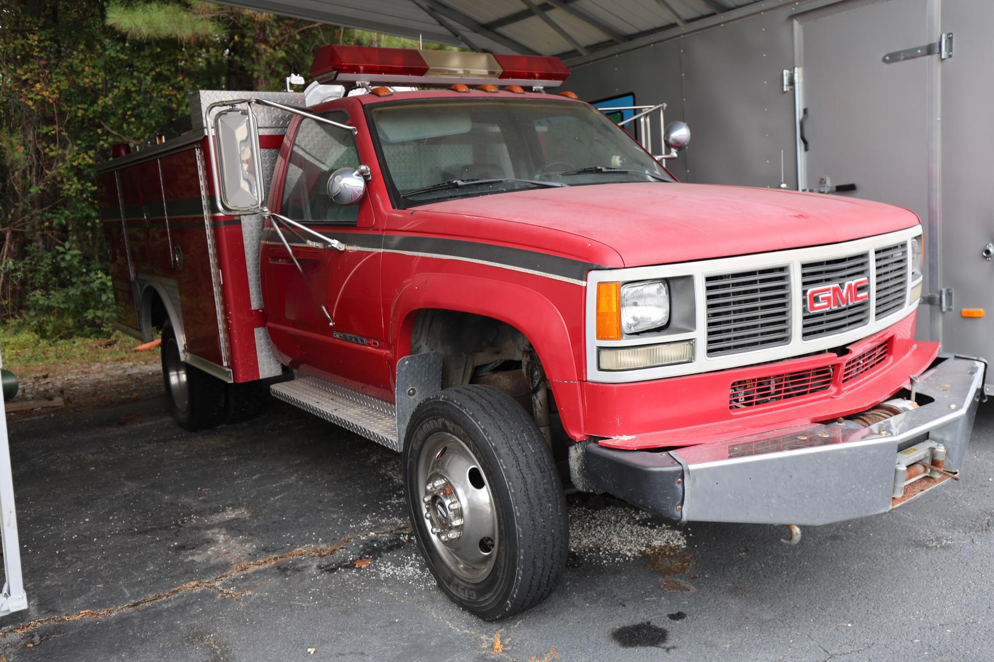 1992 GMC 3500HD Brush Truck - image 1
