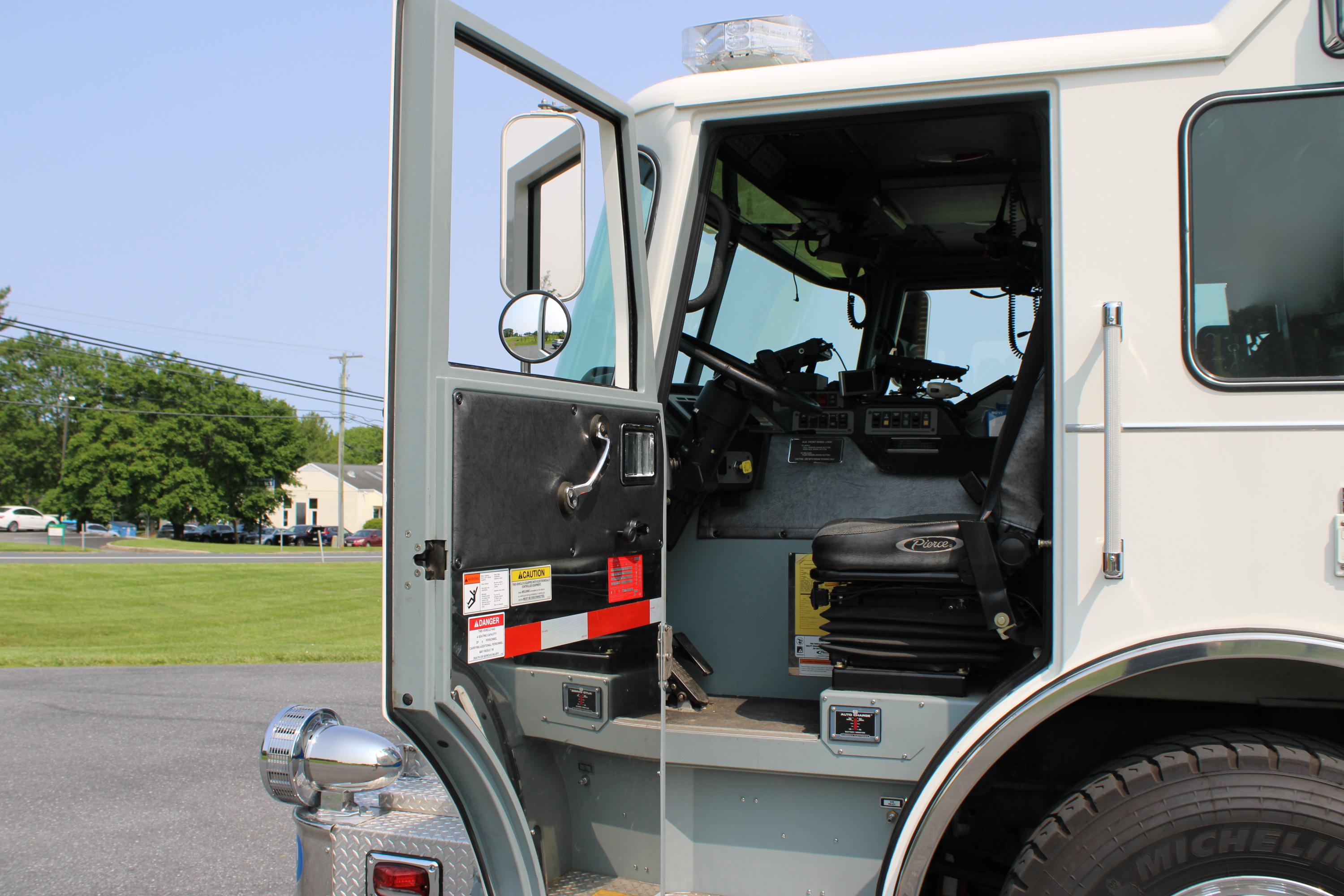 2002 Pierce Dash Rescue - image 10