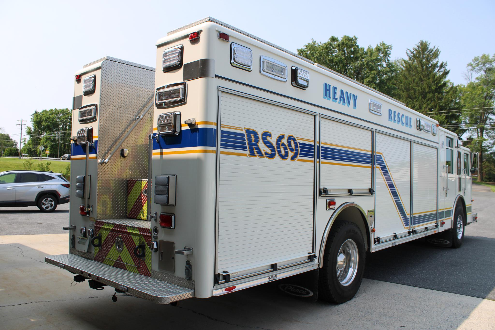 2002 Pierce Dash Rescue - image 3