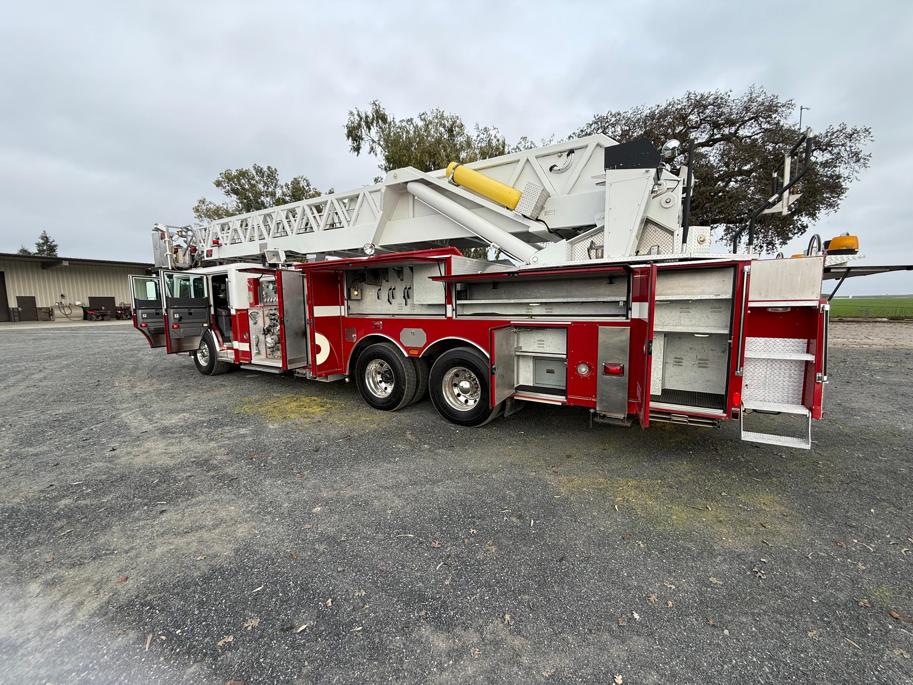 2000 American LaFrance 105' Aerial - image 6