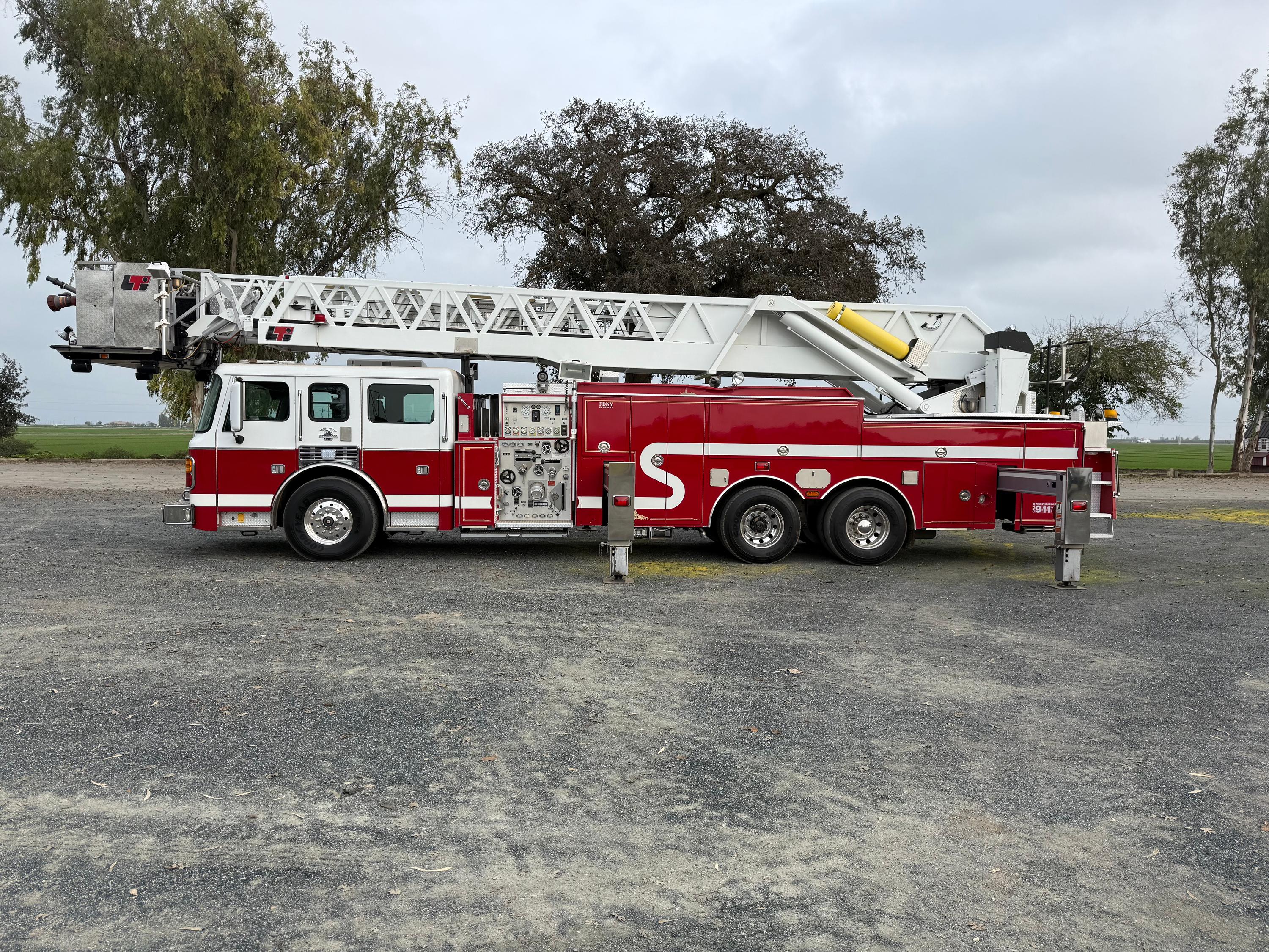 2000 American LaFrance 105' Aerial - image 14