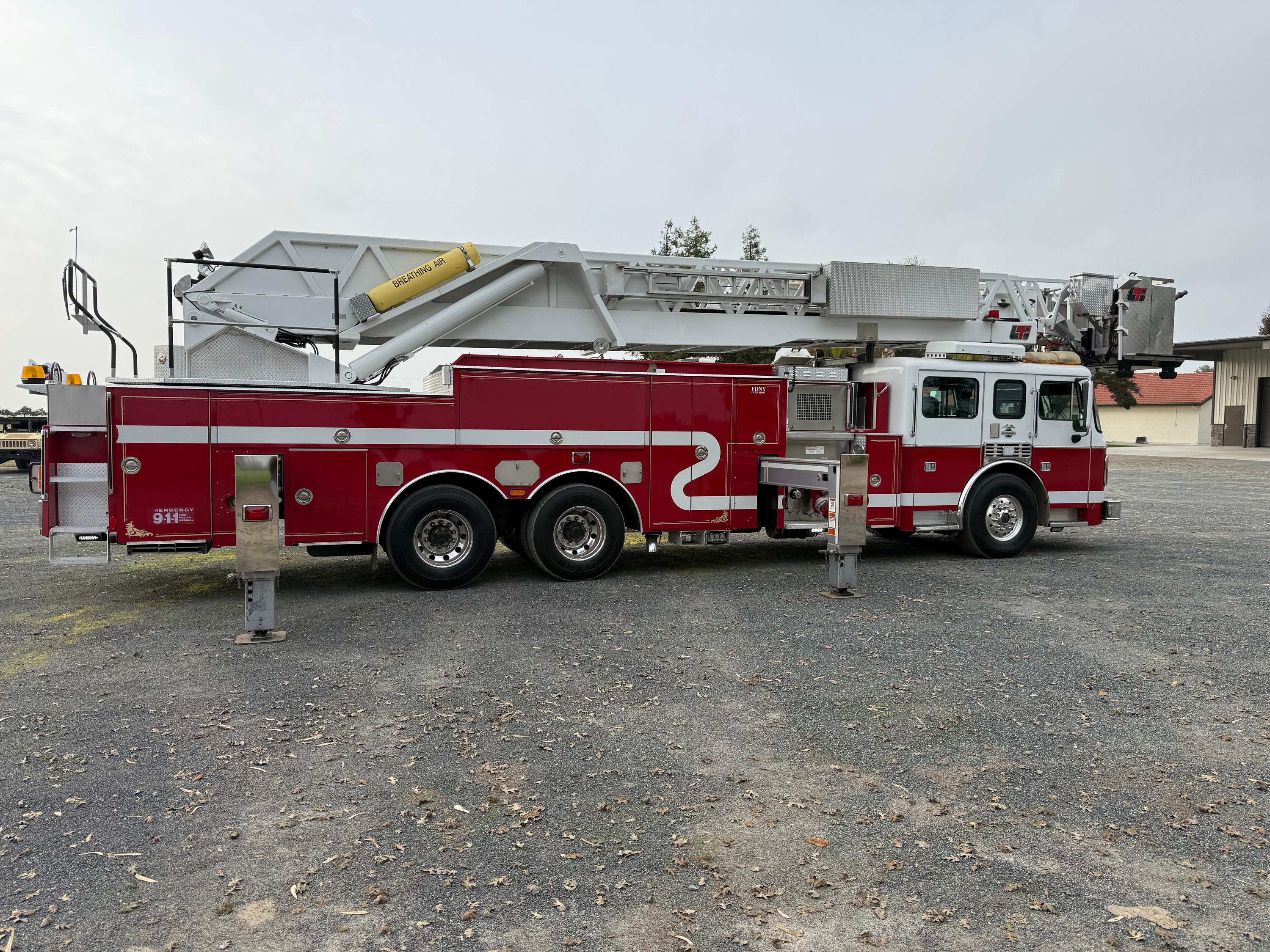 2000 American LaFrance 105' Aerial - image 22