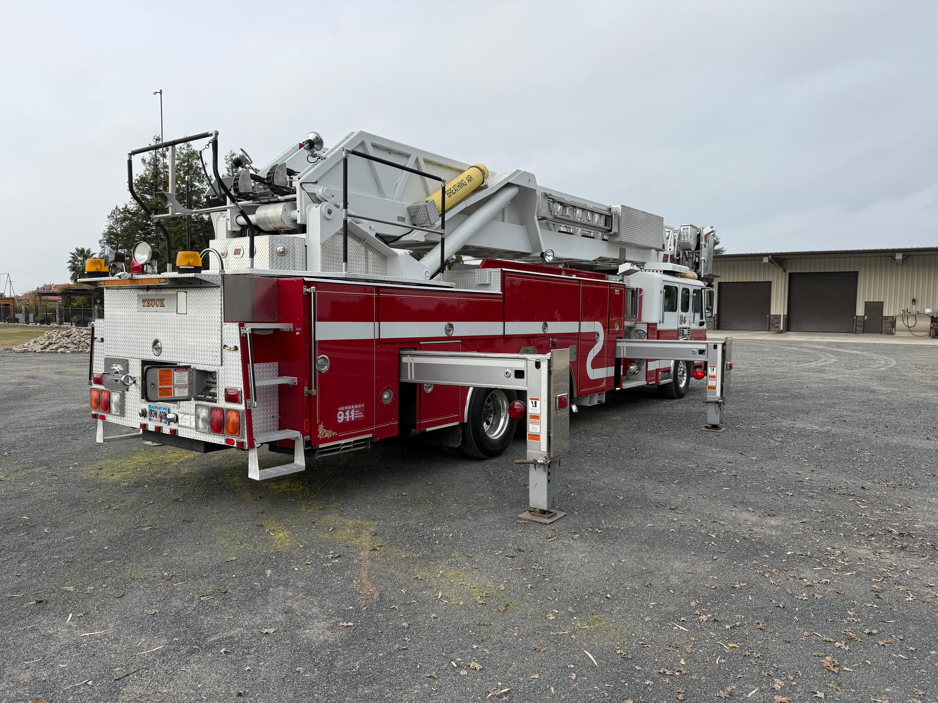 2000 American LaFrance 105' Aerial - image 23