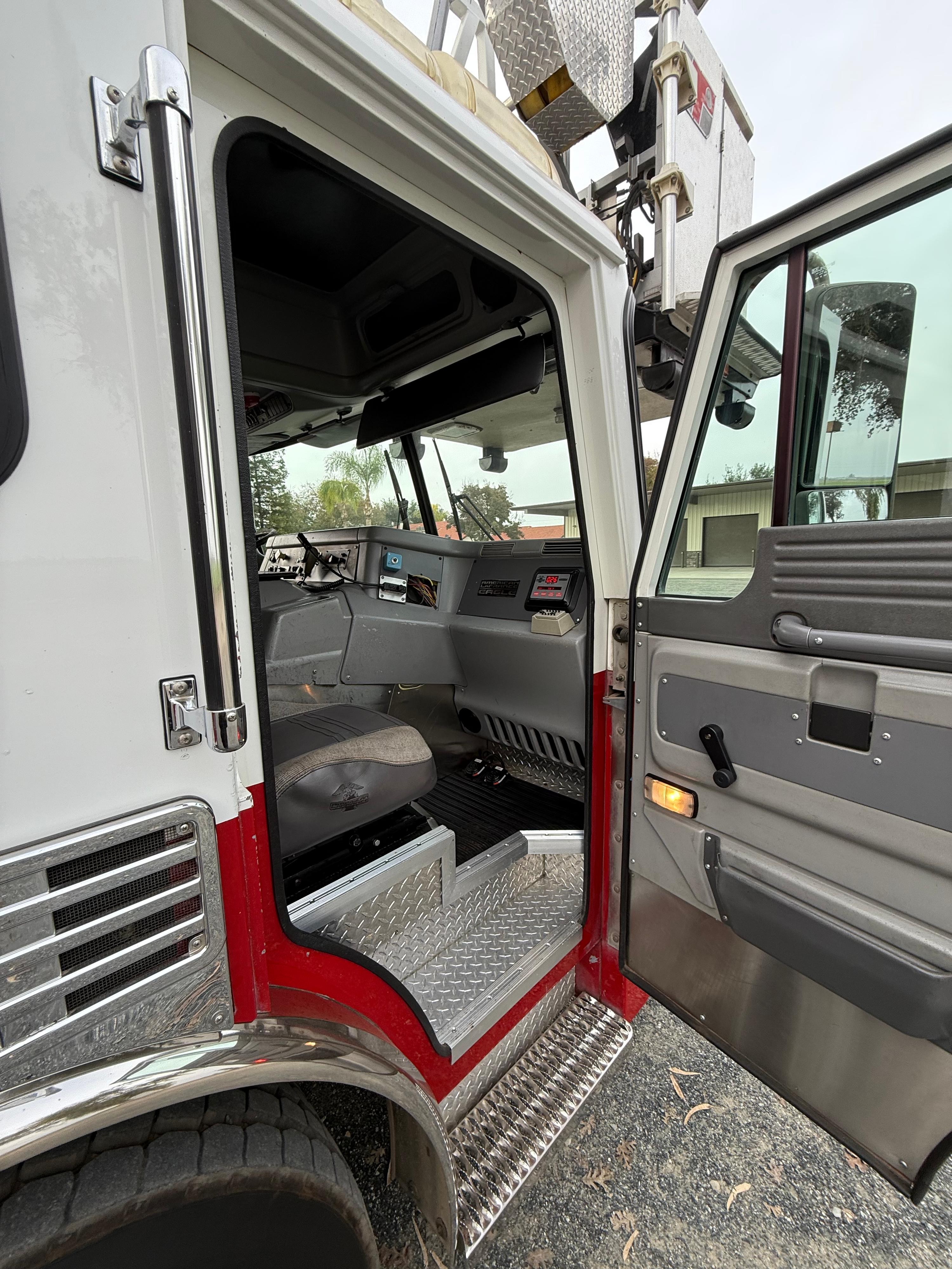 2000 American LaFrance 105' Aerial - image 11