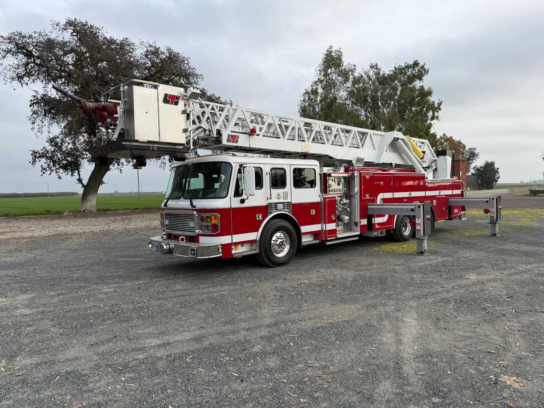 2000 American LaFrance 105' Aerial