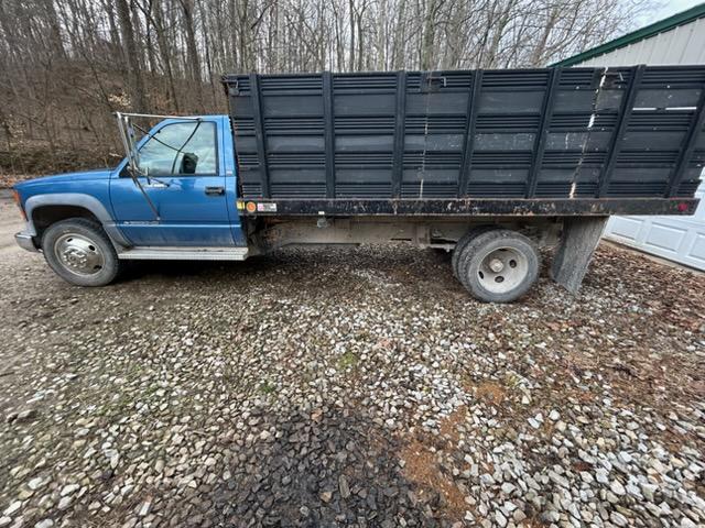 1995 Chevrolet 3500HD Dump Truck - image 4