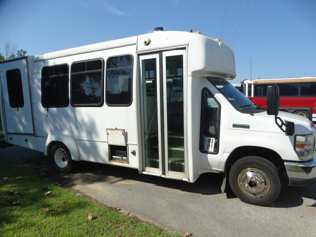 2017 Elkhart Coach EC Passenger Bus