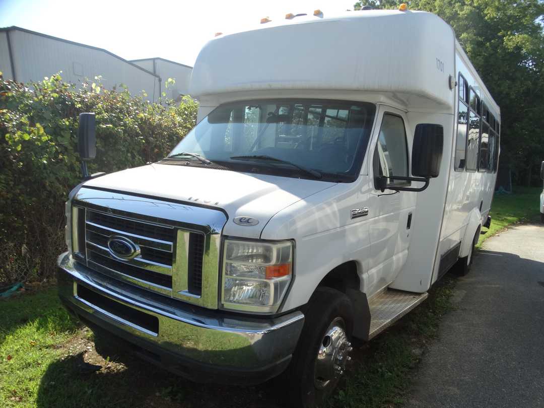 2017 Elkhart Coach EC Passenger Bus