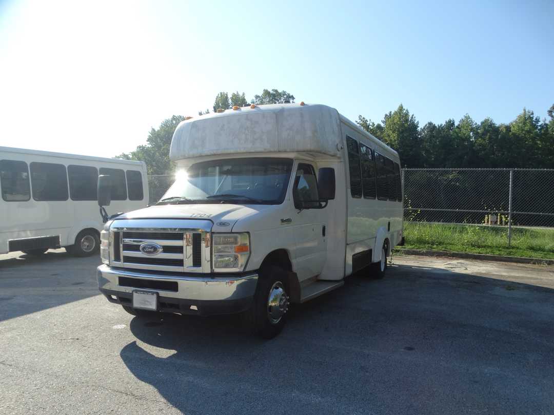 2017 Elkhart Coach EC Passenger Bus