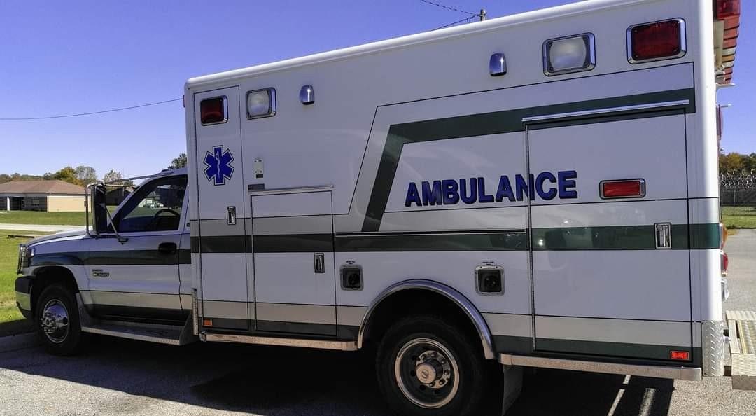2004 Chevy 3500 Diesel Type I - image 6