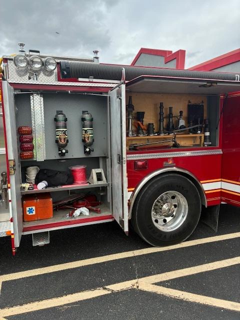 2004 International Ferrara Pumper - image 9
