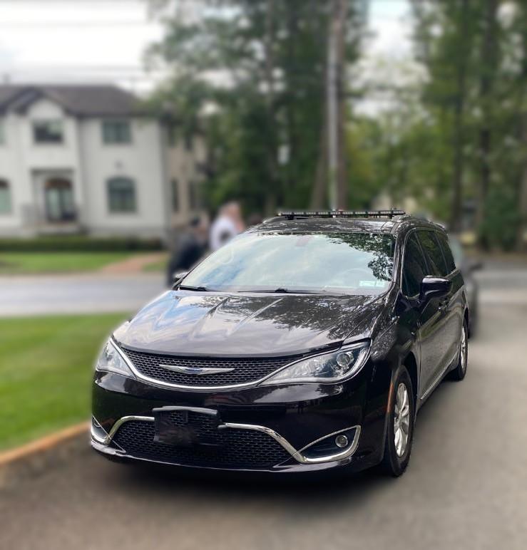 2018 Chrysler Pacifica Command Unit - image 3