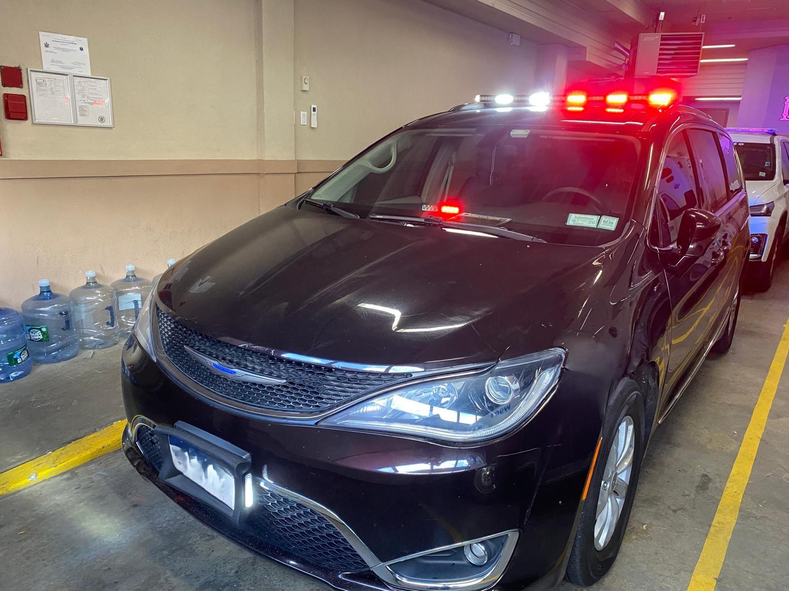 2018 Chrysler Pacifica Command Unit - image 1