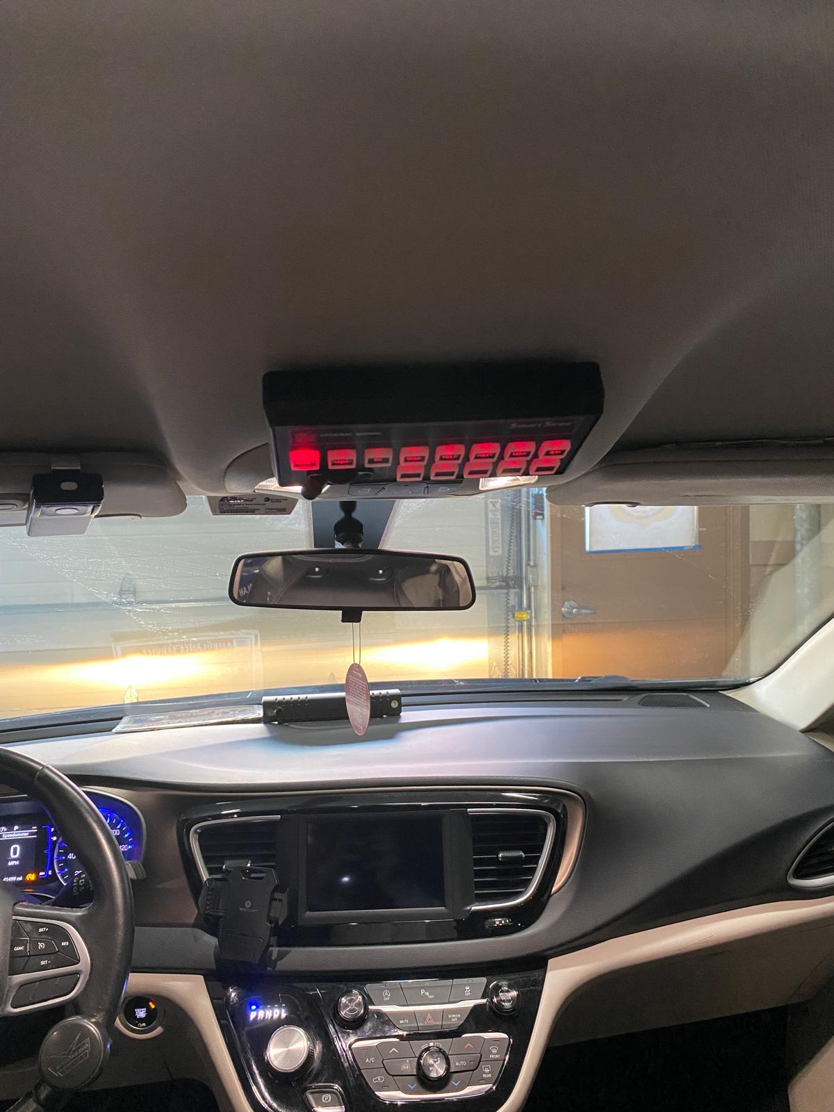 2018 Chrysler Pacifica Command Unit - image 6
