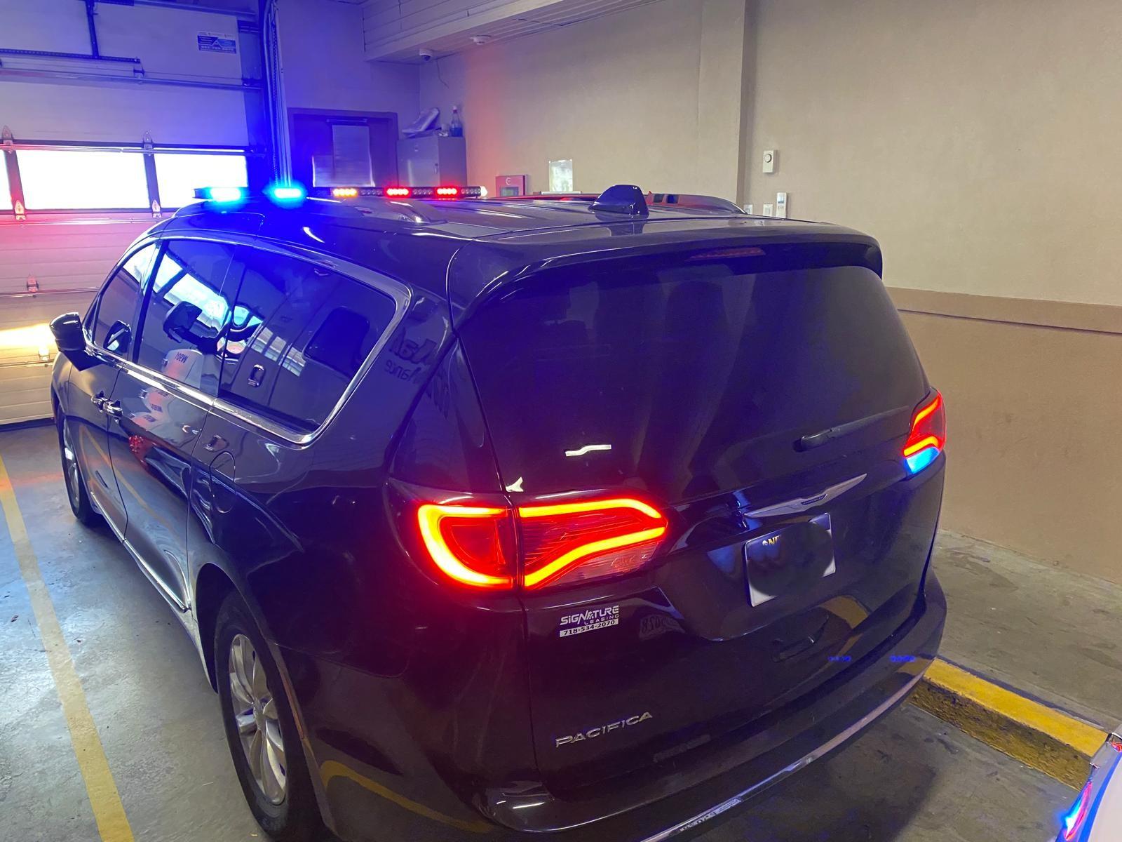 2018 Chrysler Pacifica Command Unit - image 2