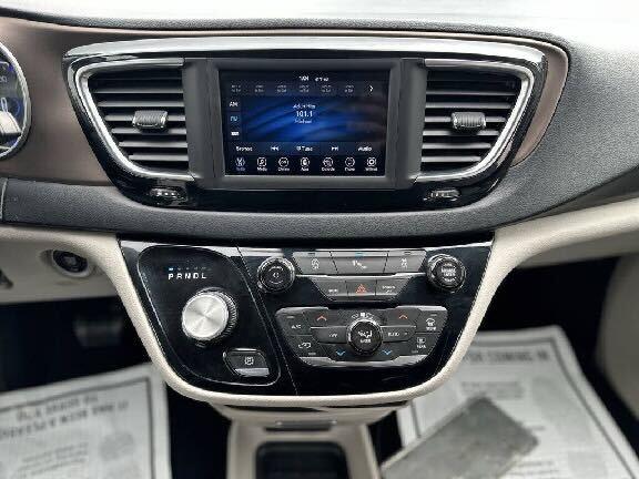 2018 Chrysler Pacifica Command Unit - image 8