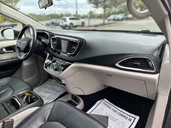 2018 Chrysler Pacifica Command Unit - image 7