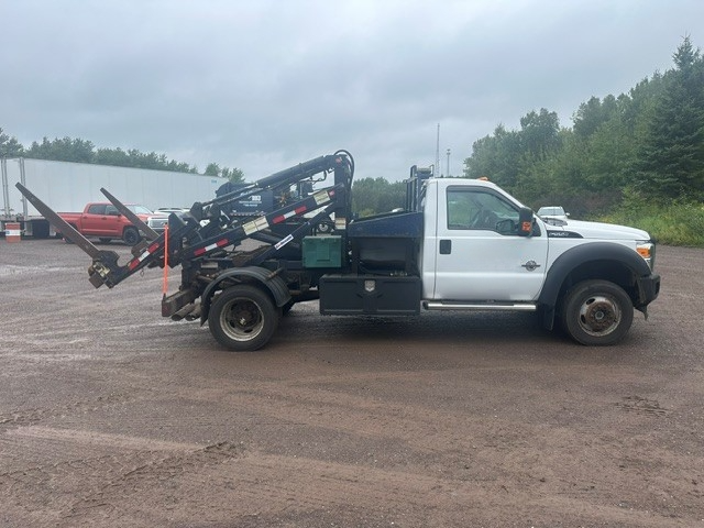 2015 Ford F-550 Container Handler - image 4