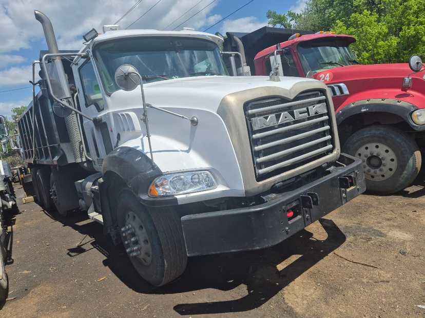 2014 Mack Gu813