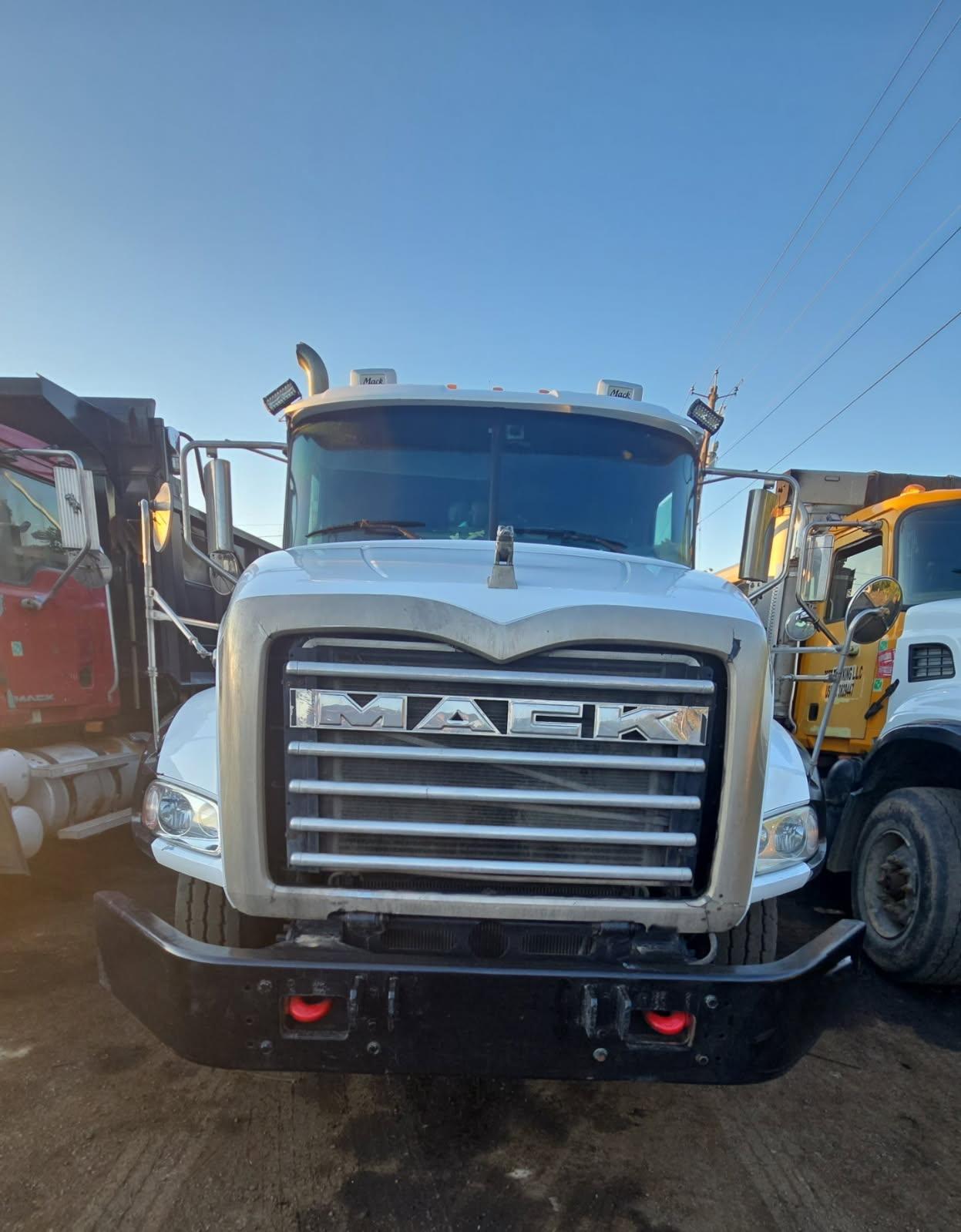 2014 Mack Gu813 Dump Truck - image 3