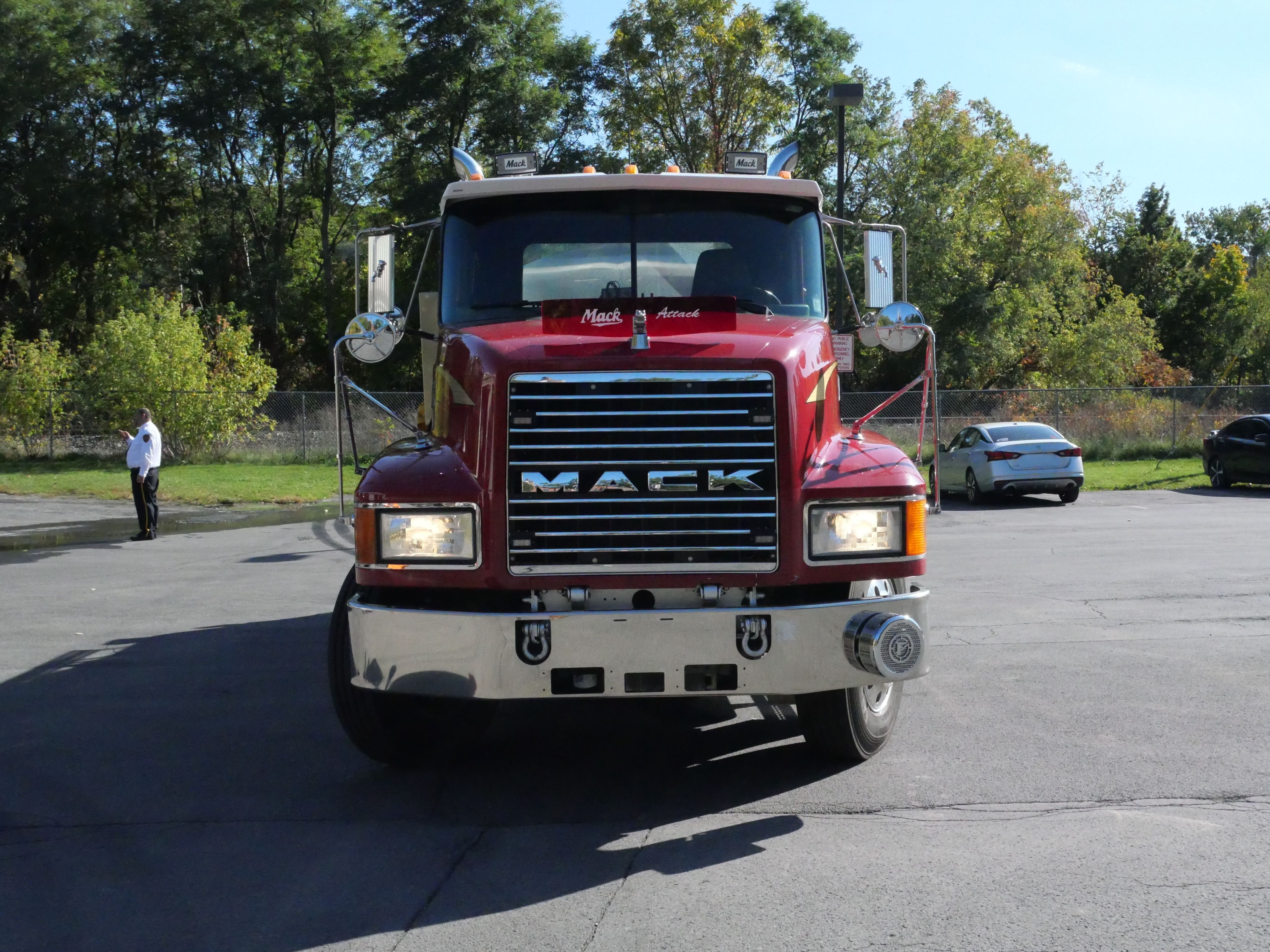 1993 4 Guys Mack Pumper Tanker - image 3