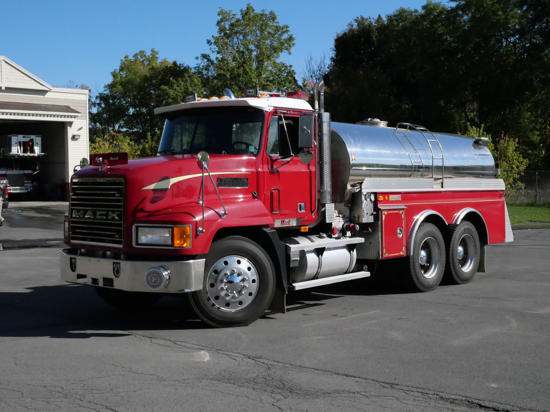1993 4 Guys Mack Pumper Tanker